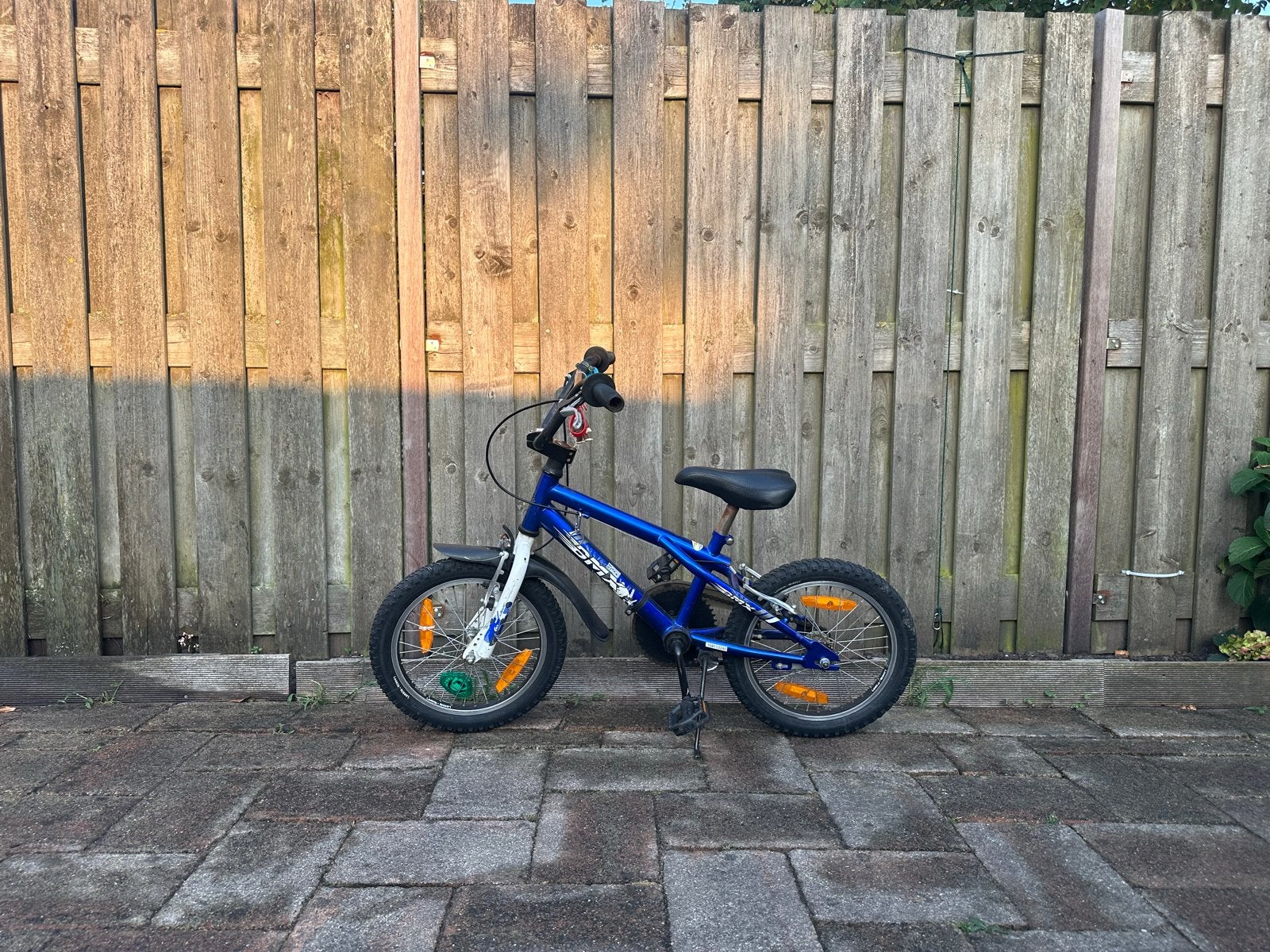 Blauwe crossfiets 16 inch BMX, Fietsen en Brommers, Ophalen, Gebruikt, Terugtraprem, 16 tot 20 inch