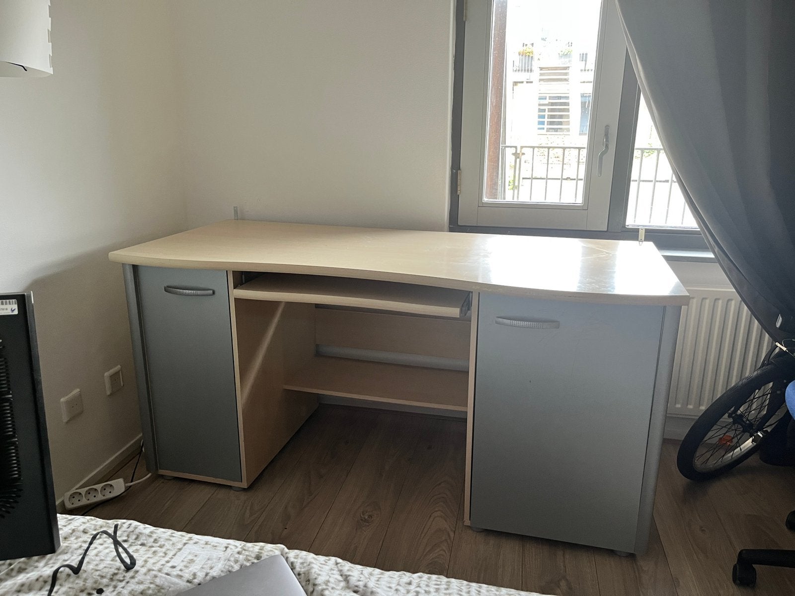 Working desk, Ophalen, Opbergruimte, Gebruikt, Spaanplaat of MDF
