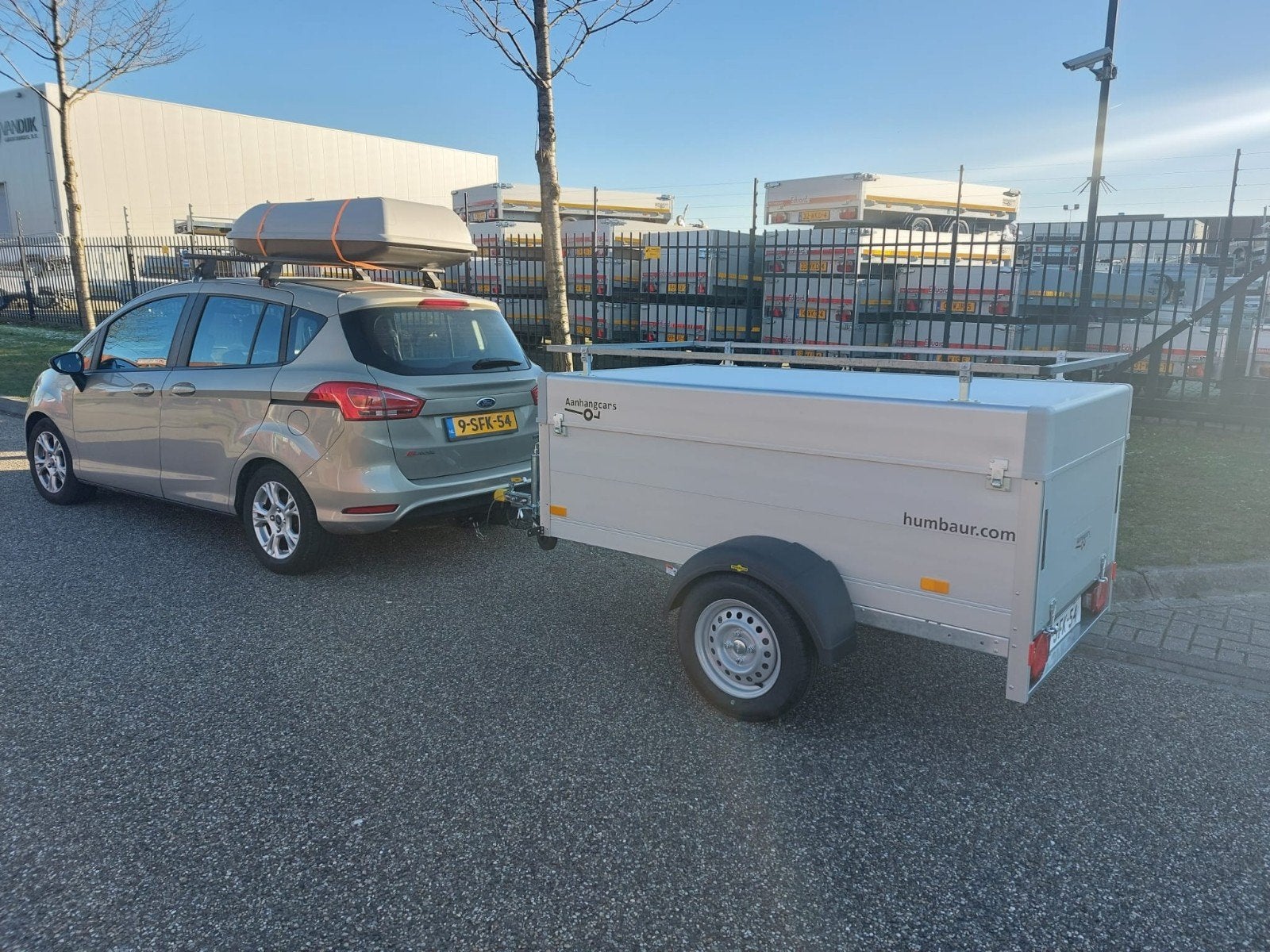 Humbaur Enkelas bagagewagen met railing, Auto diversen, Ophalen of Verzenden, Zo goed als nieuw