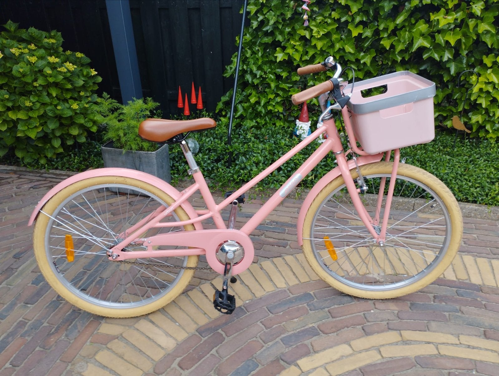 Roze kinderfiets met mandje - Zo goed als nieuw - 24inch, Ophalen, Zo goed als nieuw, Minder dan 16 inch