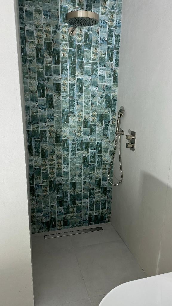Foto 3 van Badkamerrenovatie 4600€Toiletrenovatie 2300€