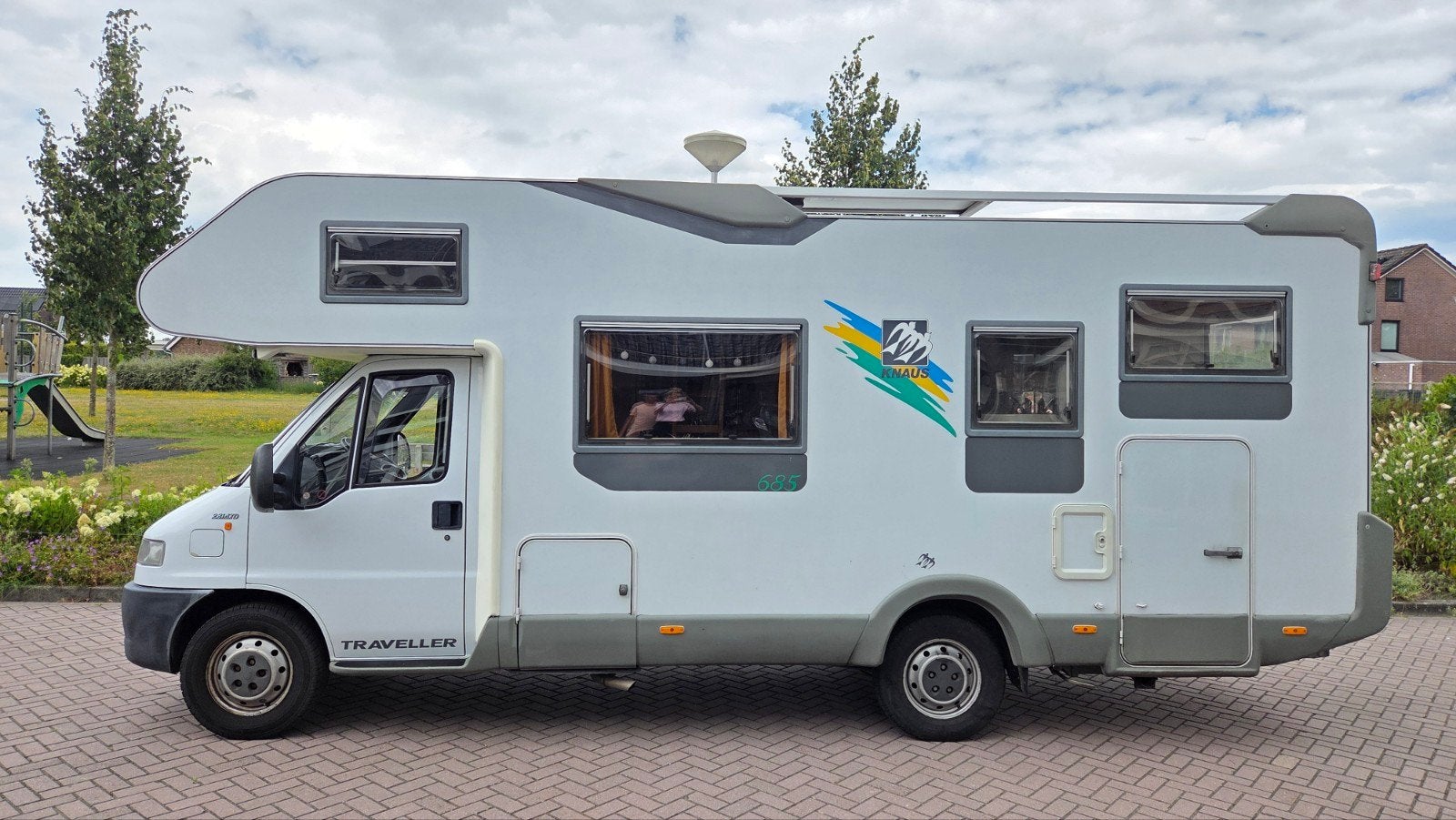 6 persoons camper Knaus Traveller, off-grid met XXL garage, Fiat, Luifel, Particulier, Tot en met 6