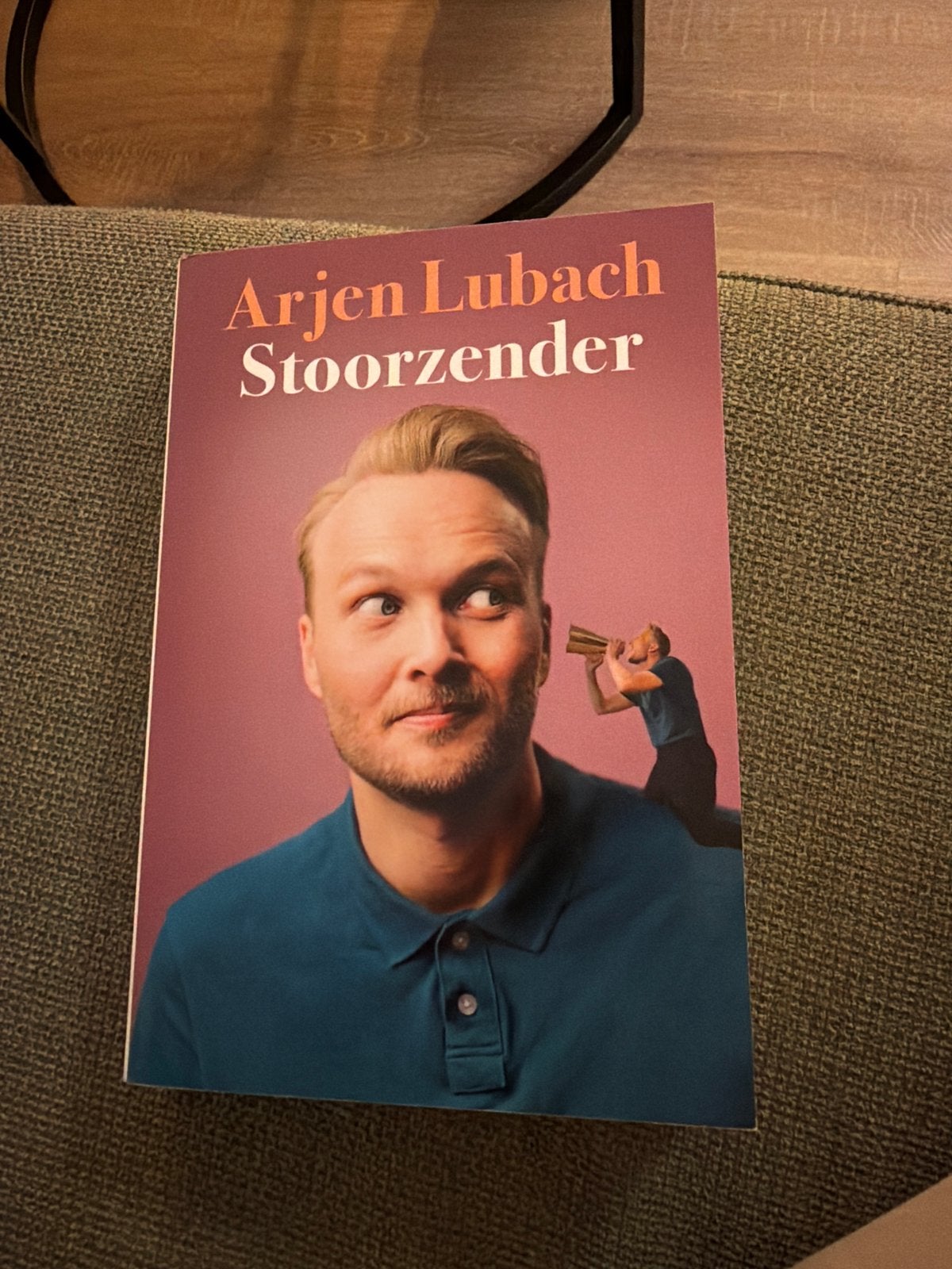 Arjen Lubach - Stoorzender (Zo goed als nieuw), Boeken, Ophalen of Verzenden, Zo goed als nieuw, Overige