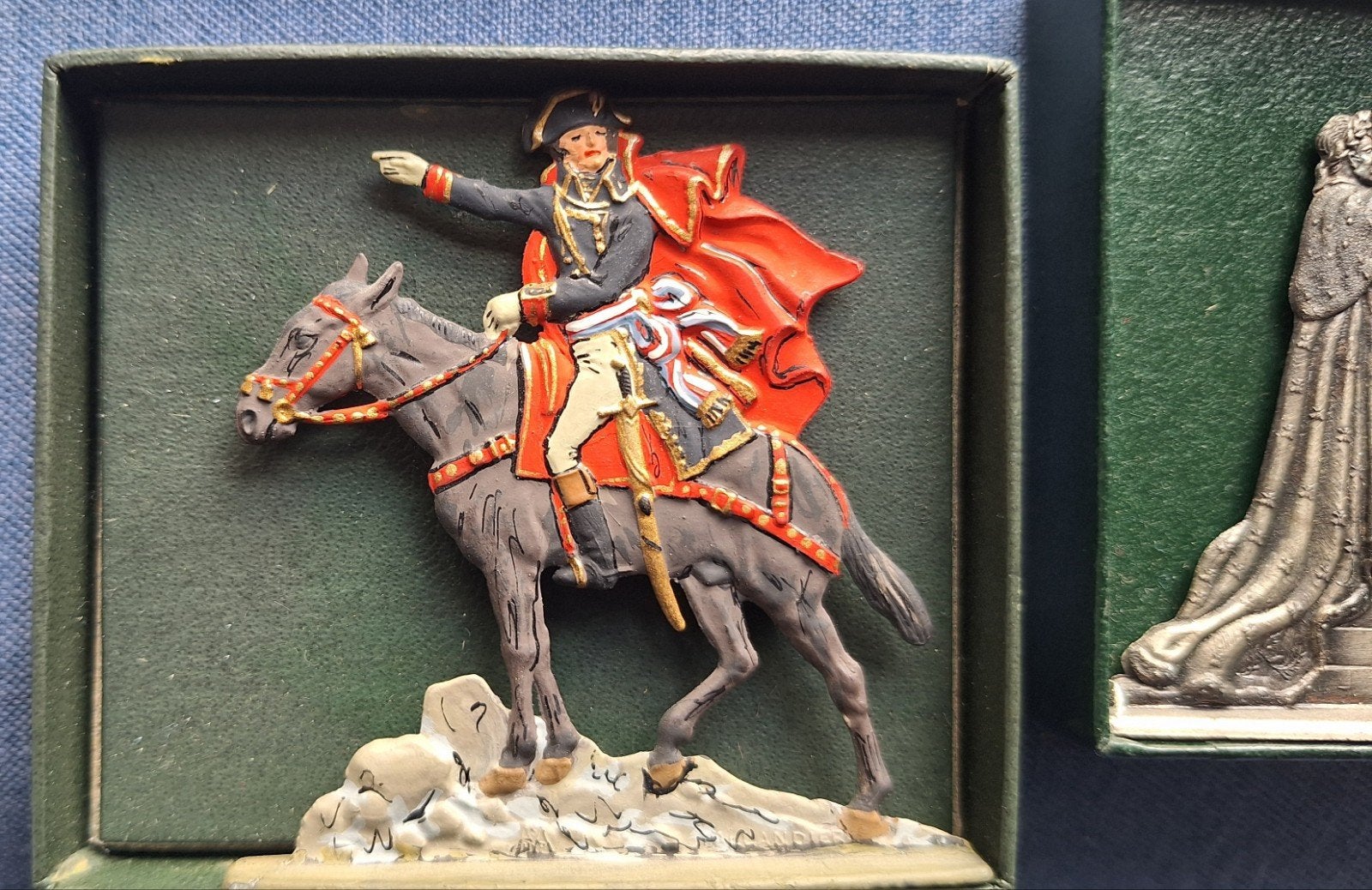 2 Napoleon Bonaparte beeldjes, 'Le Sacre' en 'St-Bernard', Verzamelen, Ophalen of Verzenden, Nieuw