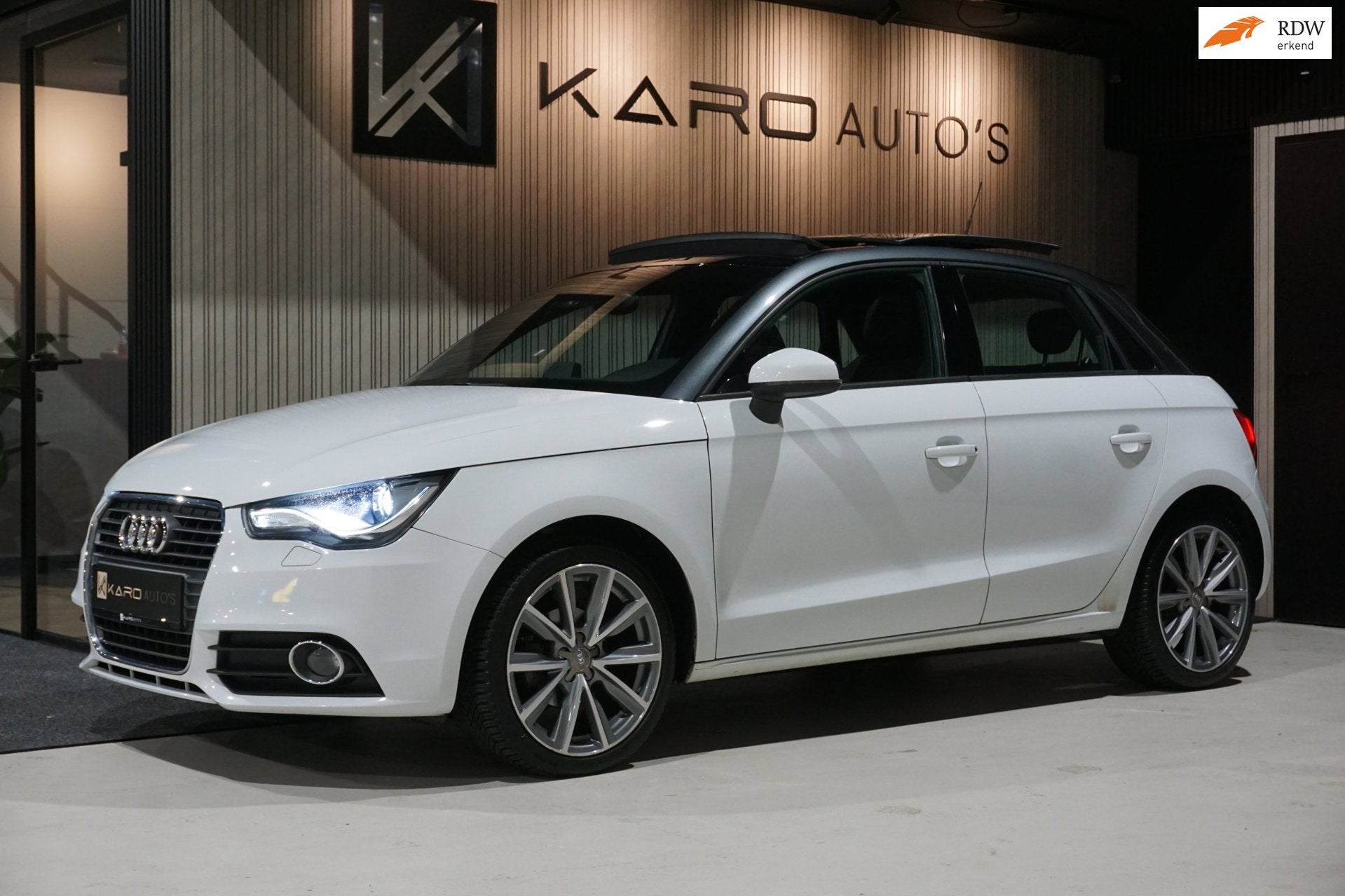 Audi A1 Sportback 1.2 TFSI Pano Xenon Led Navi Clima Stoelvw, Voorwielaandrijving, Zwart, 4 cilinders, 4 stoelen