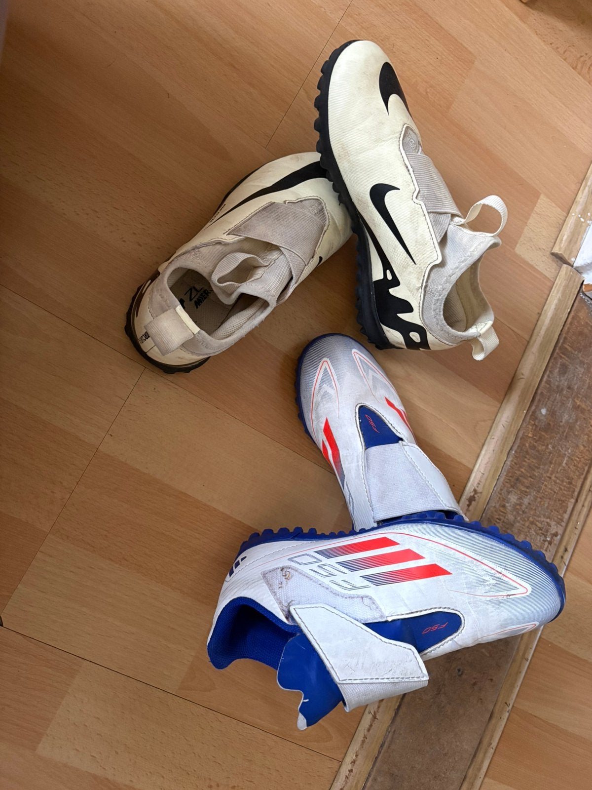Gebuikte voetbal schoenen, Maat XS of kleiner, Ophalen, Zo goed als nieuw, Schoenen