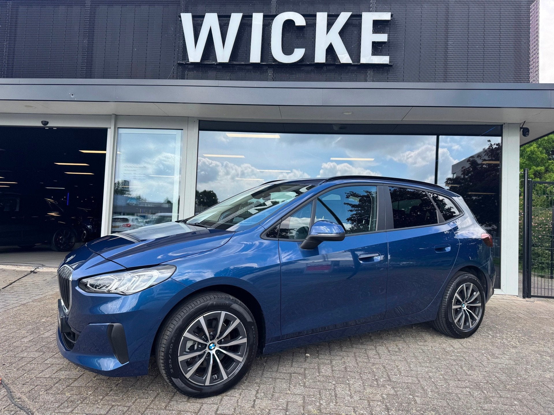 BMW 220I ACTIVE TOURER Automaat Led Camera Leder Navigatie, Dealer onderhouden, Gebruikt, 156 pk, Blauw