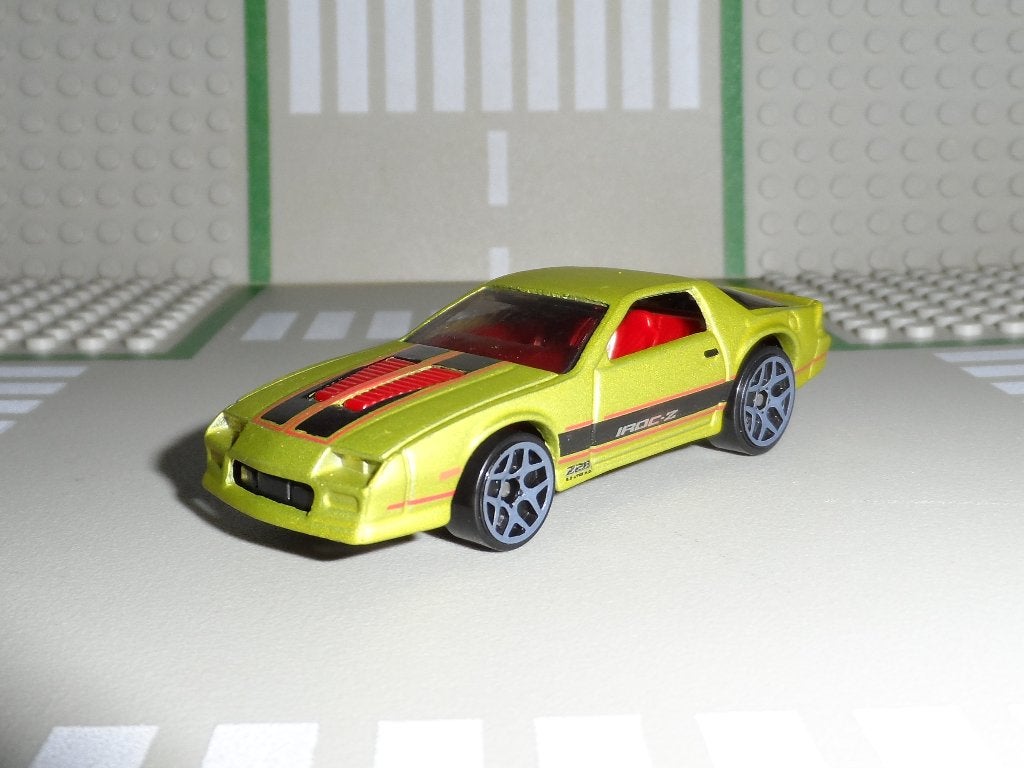 Hot Wheels - '85 Camaro IROC-Z - 1:64, Ophalen of Verzenden, Nieuw, Auto