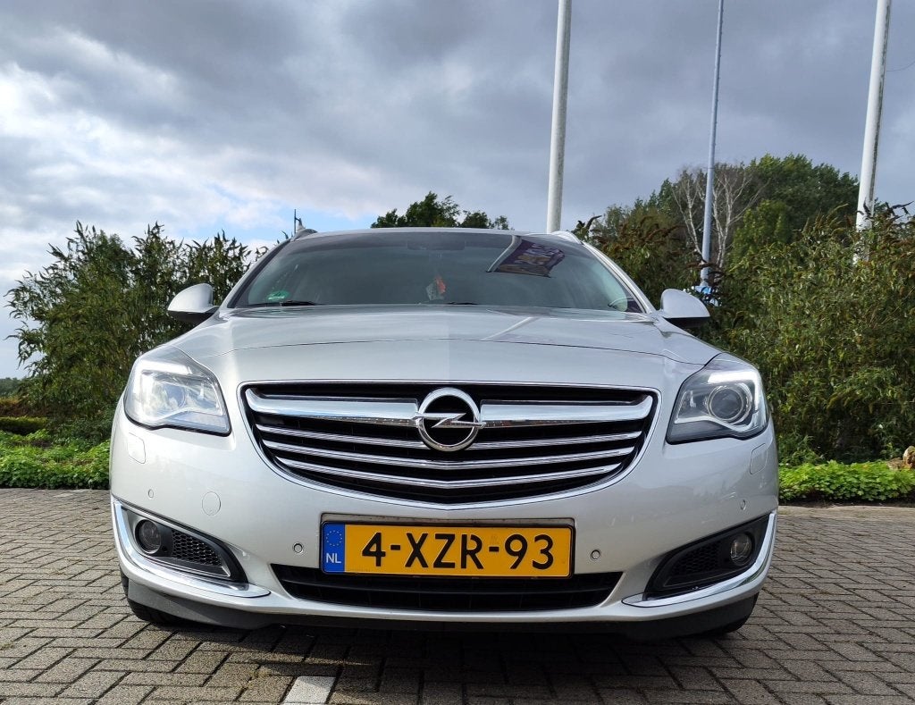 Opel Insignia Sports Tourer 2.0T 4x4 250pk Automaat ( NAP), Auto's, Automaat, Zwart, 4 cilinders, Stationwagon