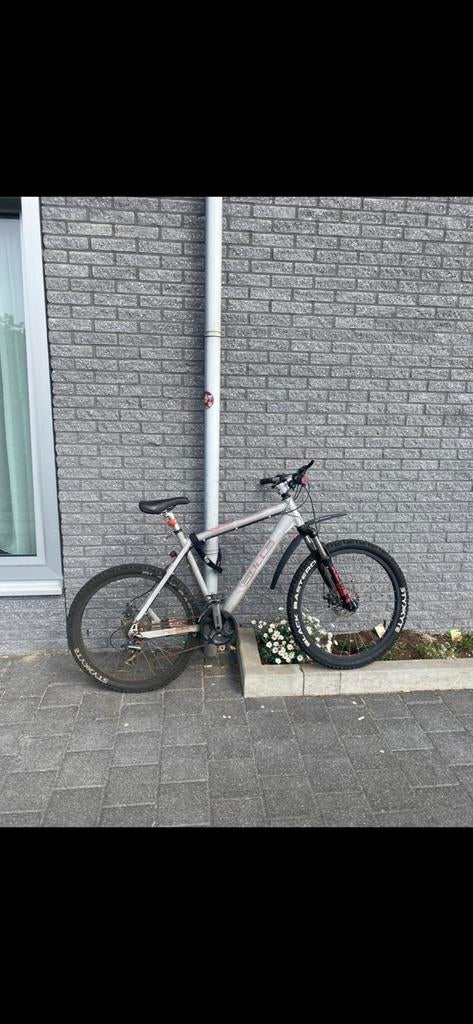 Mountainbike bulls, Fietsen en Brommers, Fietsen | Vouwfietsen, 20 inch of meer, Gebruikt, Velgrem, Versnellingen