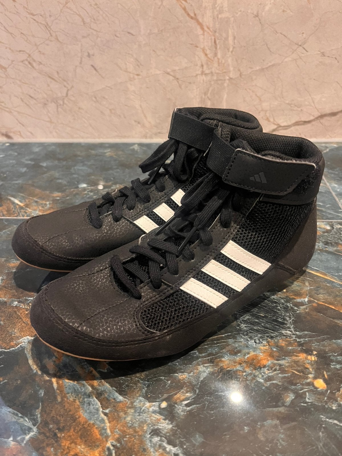 Adidas boks/worstel schoenen, Ophalen of Verzenden, Zo goed als nieuw
