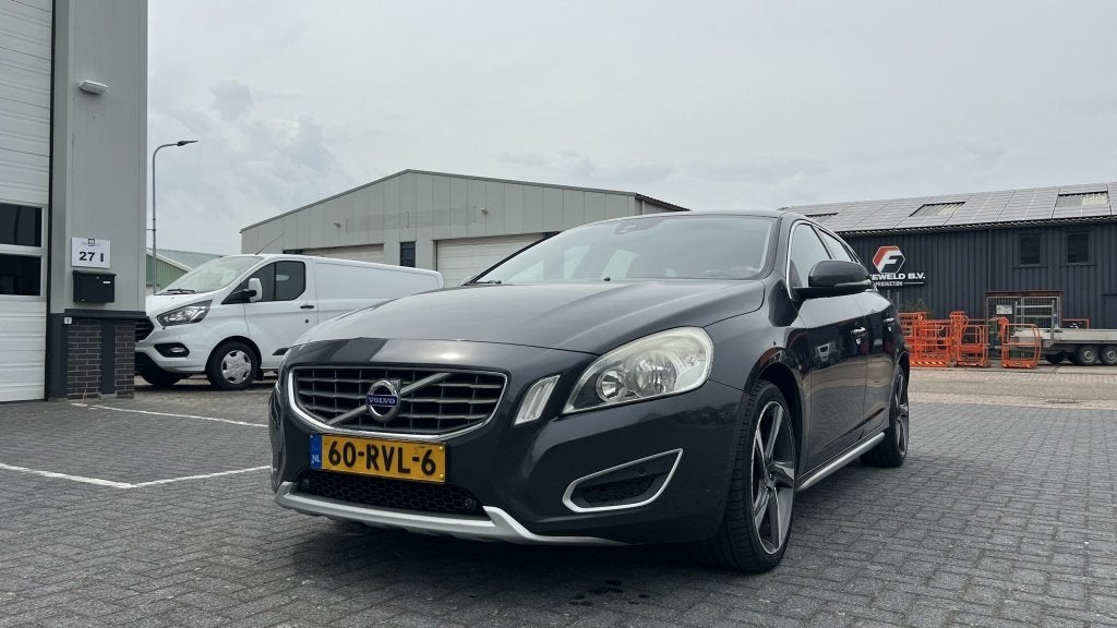 Volvo V60 1.6 T3 Momentum (bj 2011), Auto's, Volvo, Voorwielaandrijving, 15 km/l, Parkeersensor, 4 cilinders