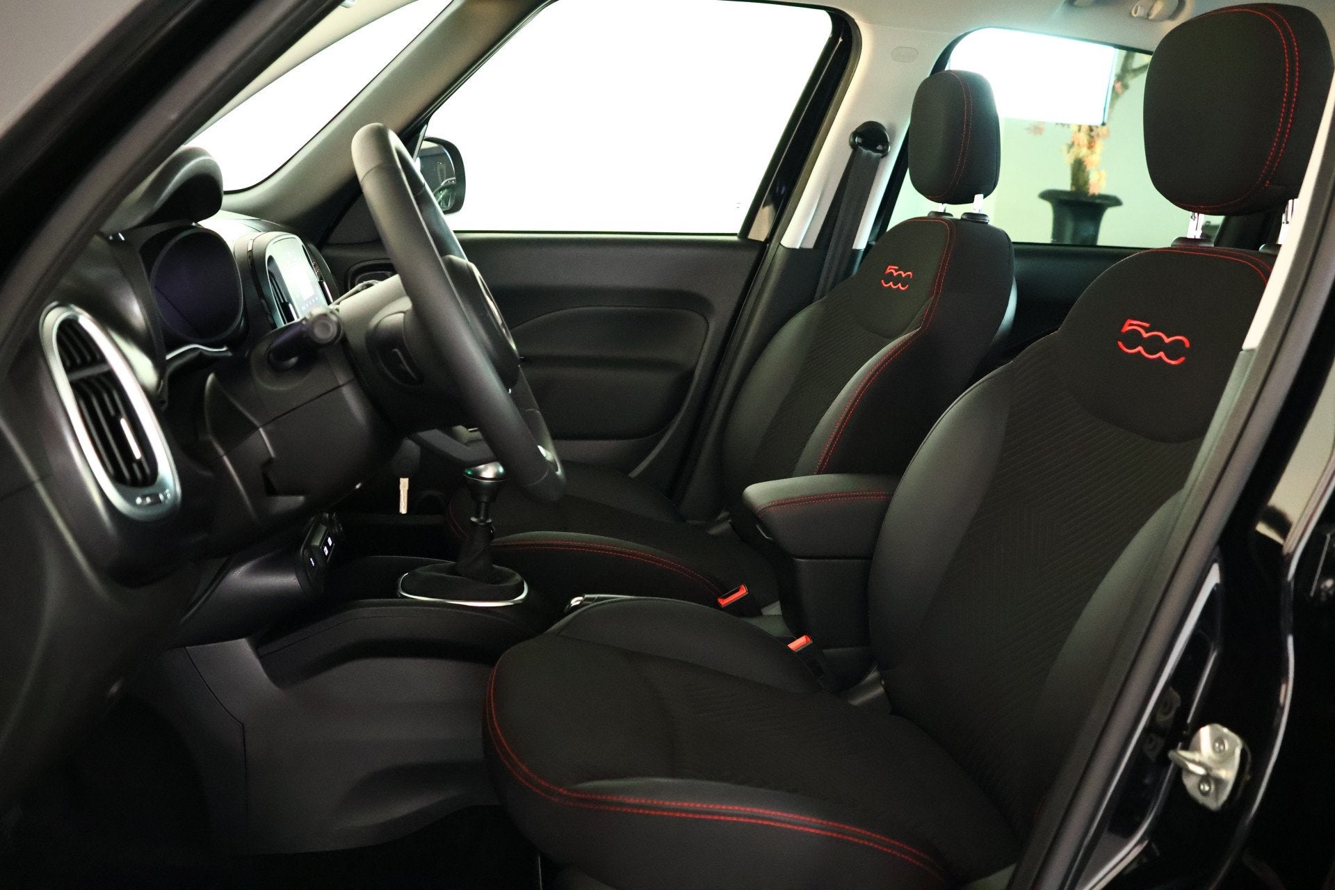 Fiat 500L 1.4-16V Lounge Navi / Cruisecontrol / Bluetooth /, Voorwielaandrijving, Gebruikt, Zwart, 4 cilinders