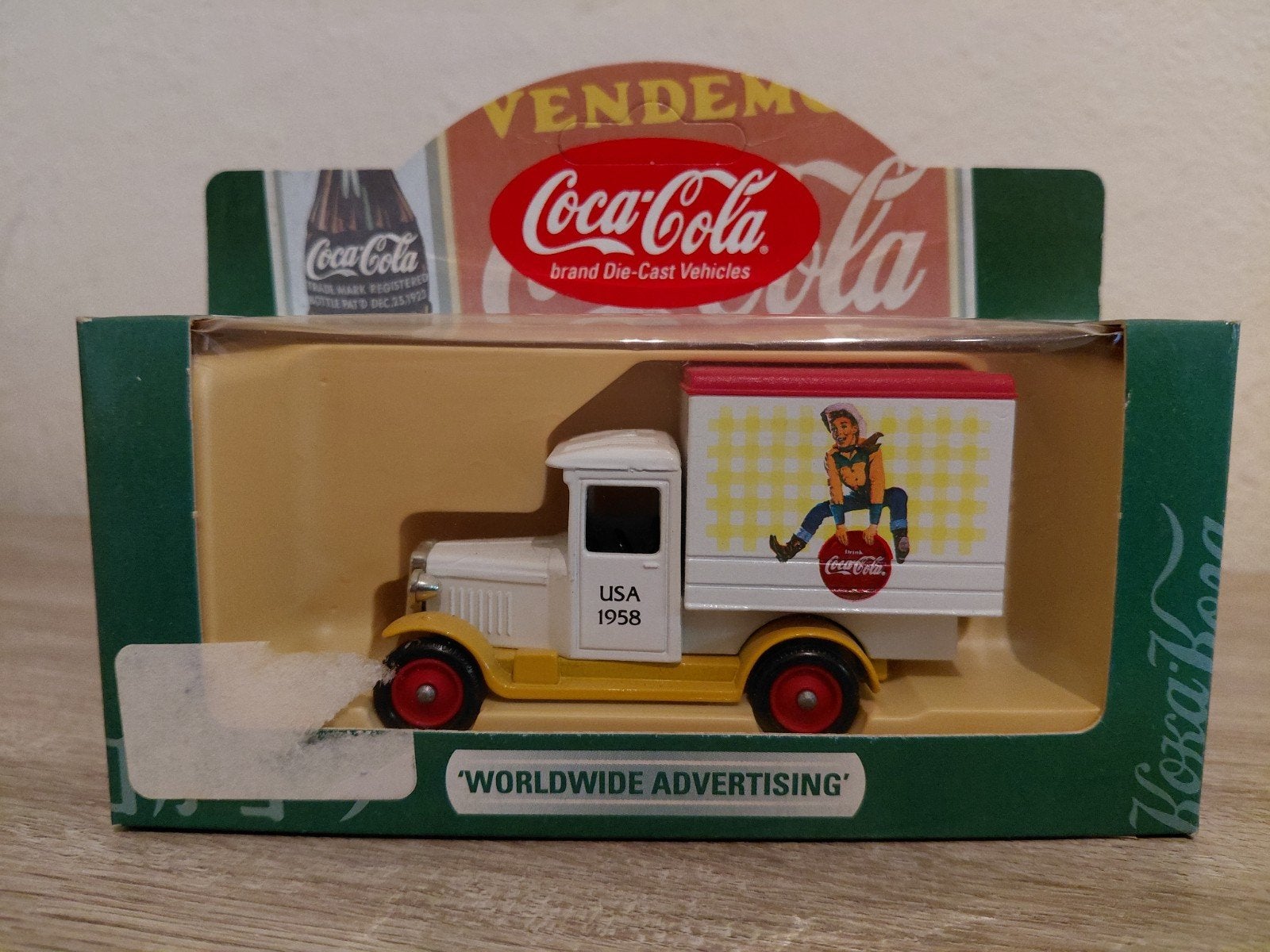 'Coca-Cola' 1928 Chevrolet Box Van, Hobby en Vrije tijd, Overige merken, Verzenden, 1:32 tot 1:50, Nieuw