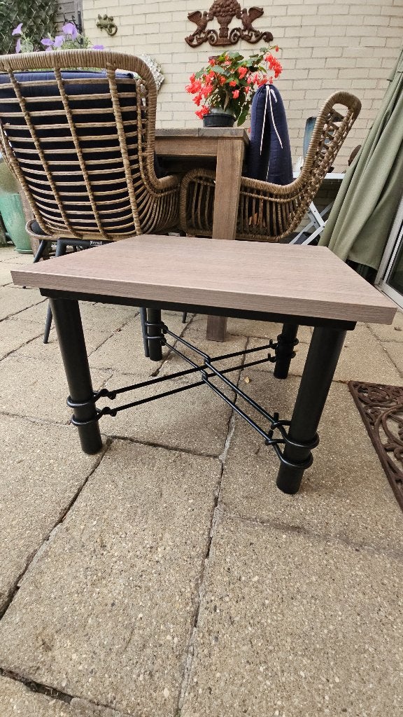 Stoere Industriële Bijzettafel, Vierkant, 55 tot 75 cm, Zo goed als nieuw, Industrieel