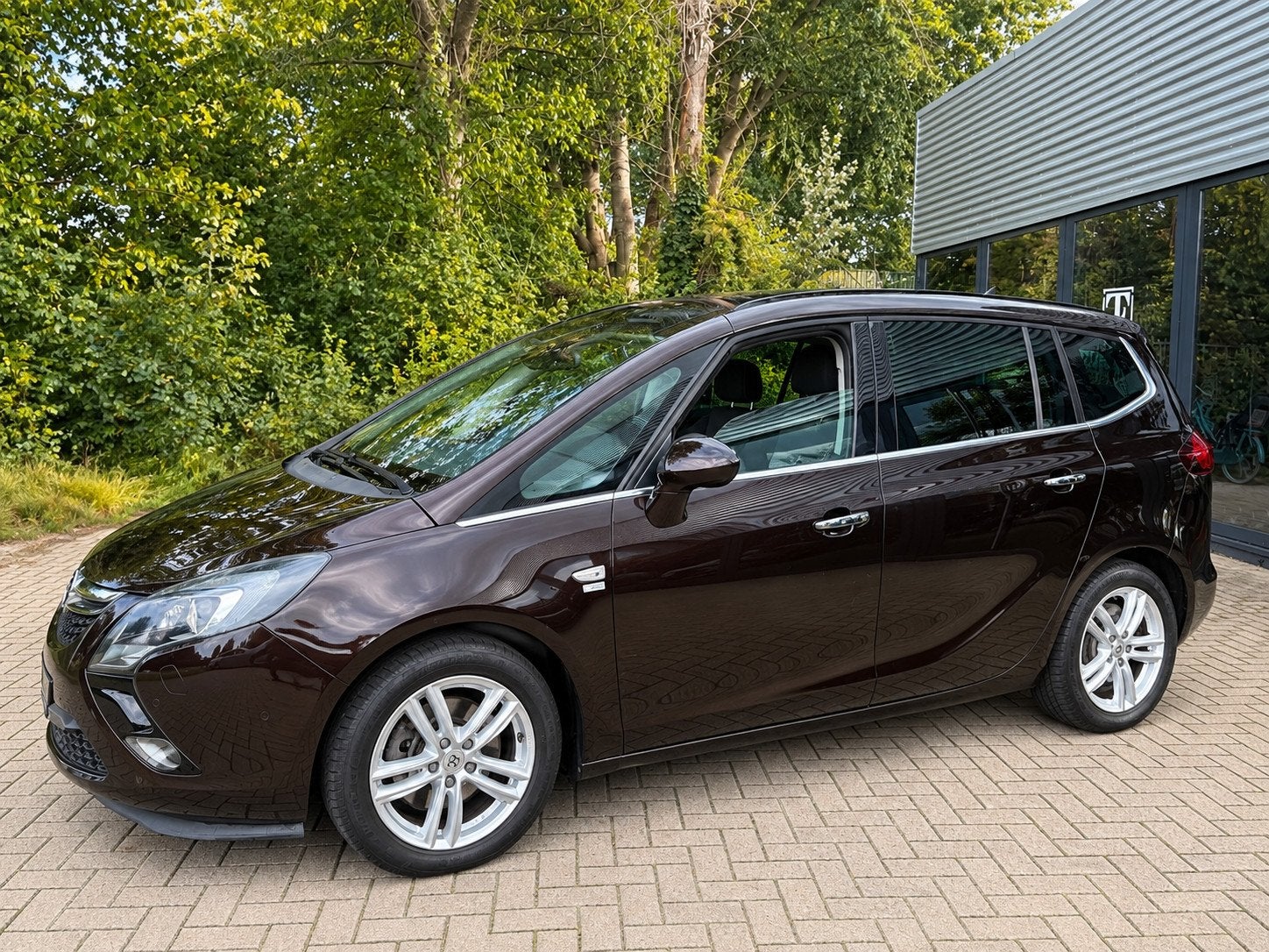 Opel ZAFIRA TOURER 1.6 Cosmo 7persoons Automaat + Pano.dak, Gebruikt, 4 cilinders, Bruin, 7 stoelen