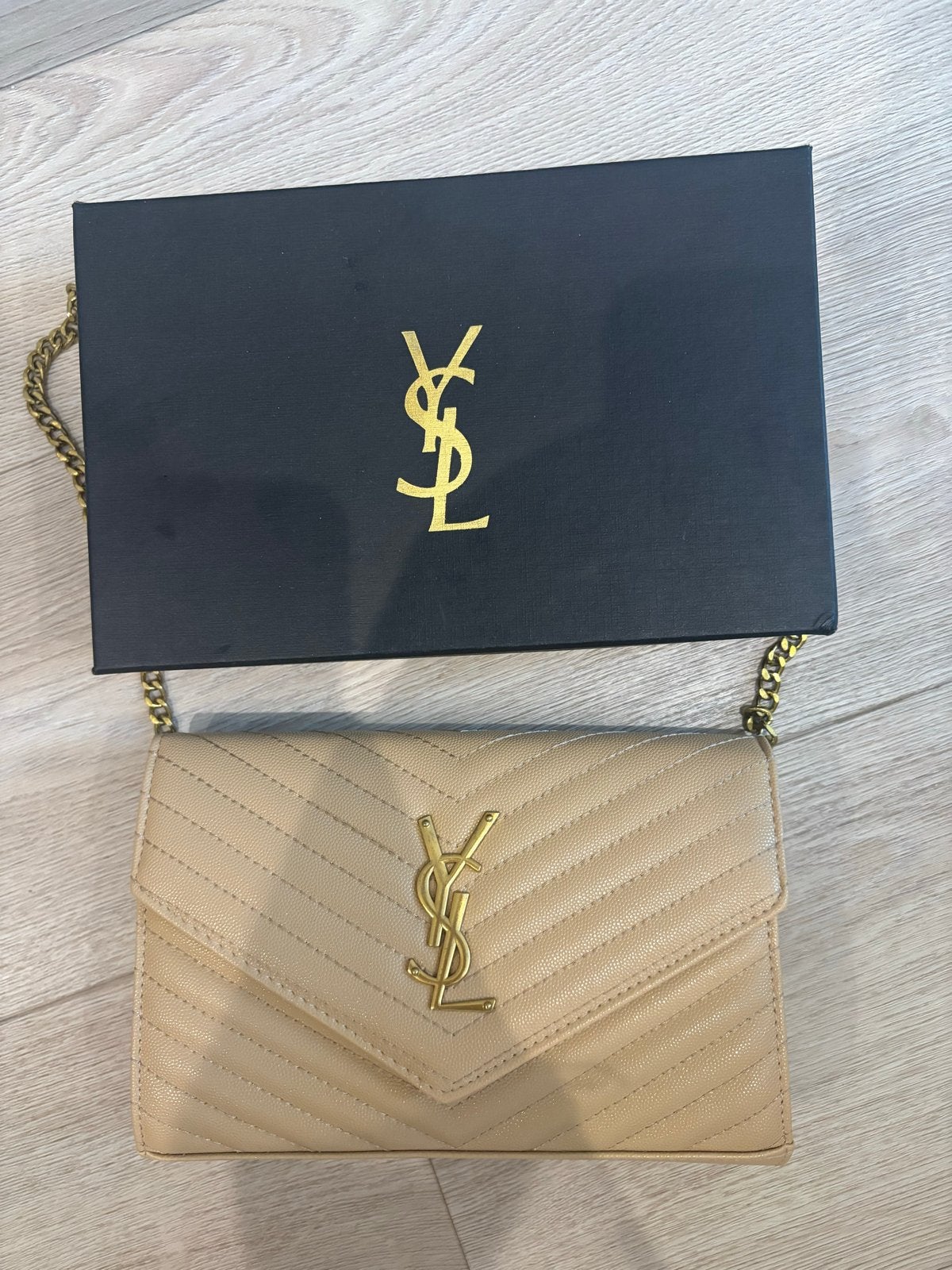 Yves Saint Laurent tasje nieuw, Ophalen of Verzenden, Nieuw, Beige, Avondtasje