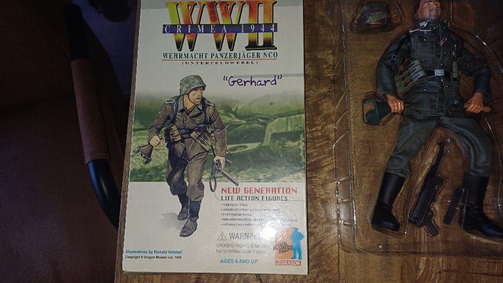 Dragon 1/6WWII 1944 Wehrmacht Panzerjager  Gerhard '', Ophalen of Verzenden, Zo goed als nieuw, Pop