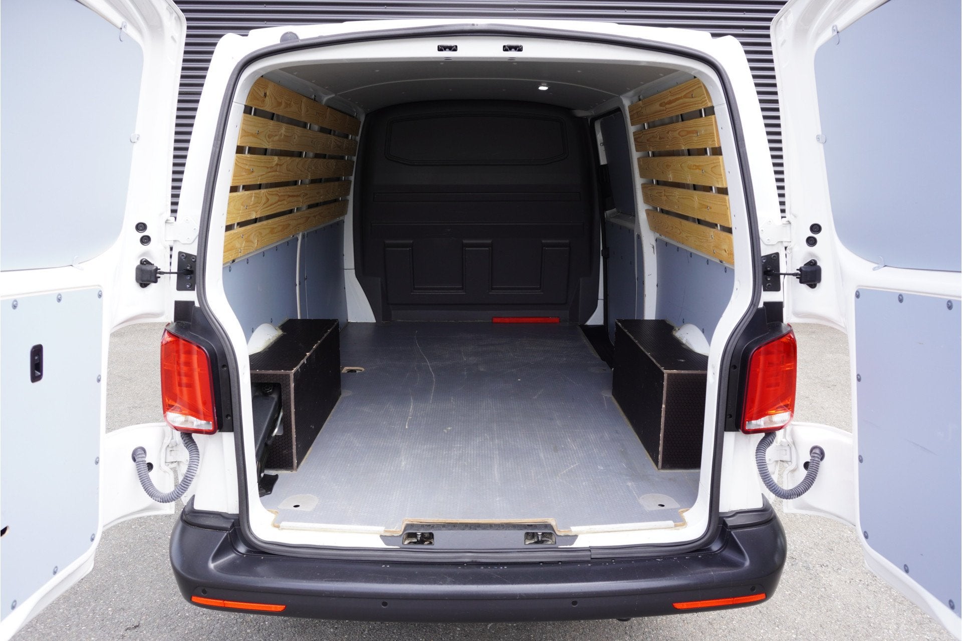 Volkswagen Transporter 110pk L2H1 Comfortline Cruise control, Auto's, Voorwielaandrijving, Gebruikt, Euro 6, 4 cilinders