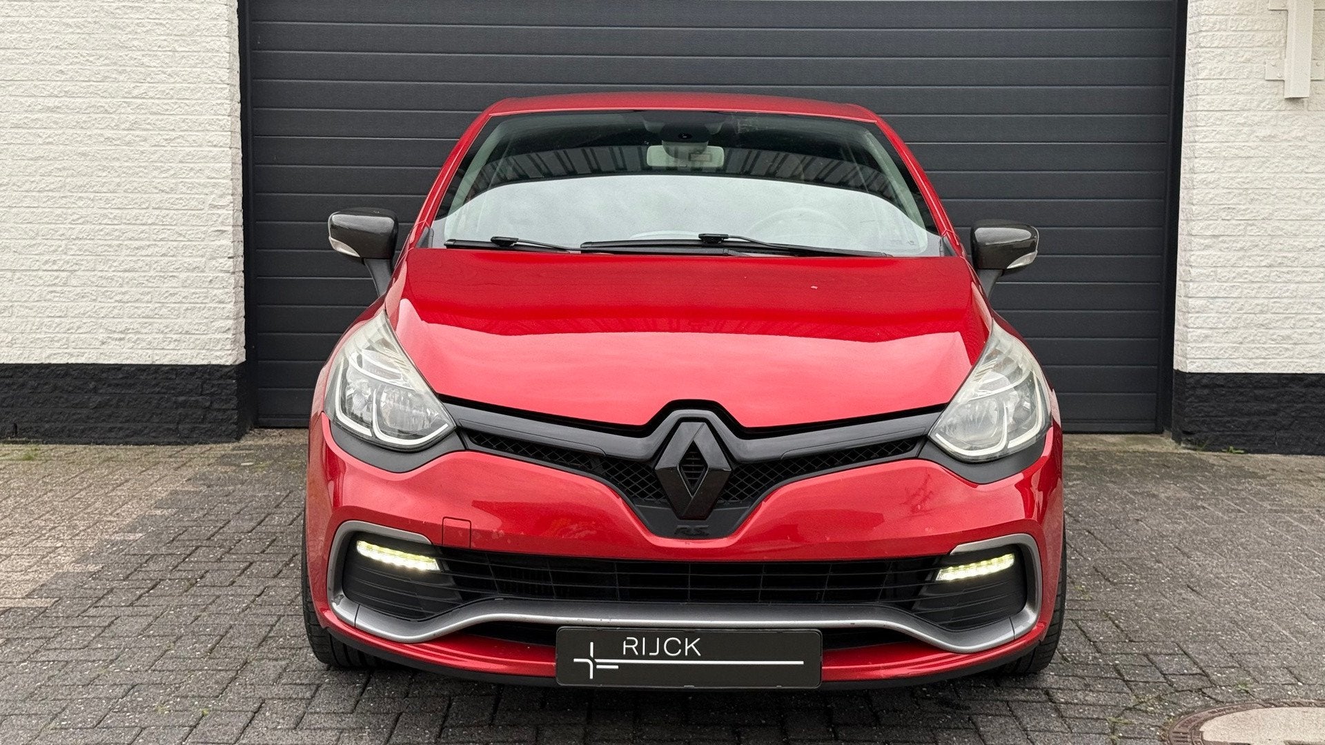 Renault Clio 1.6 R.S. 200 EDC | NAP | Leder | CarPlay | Came, Euro 5, 1618 cc, Gebruikt, Zwart