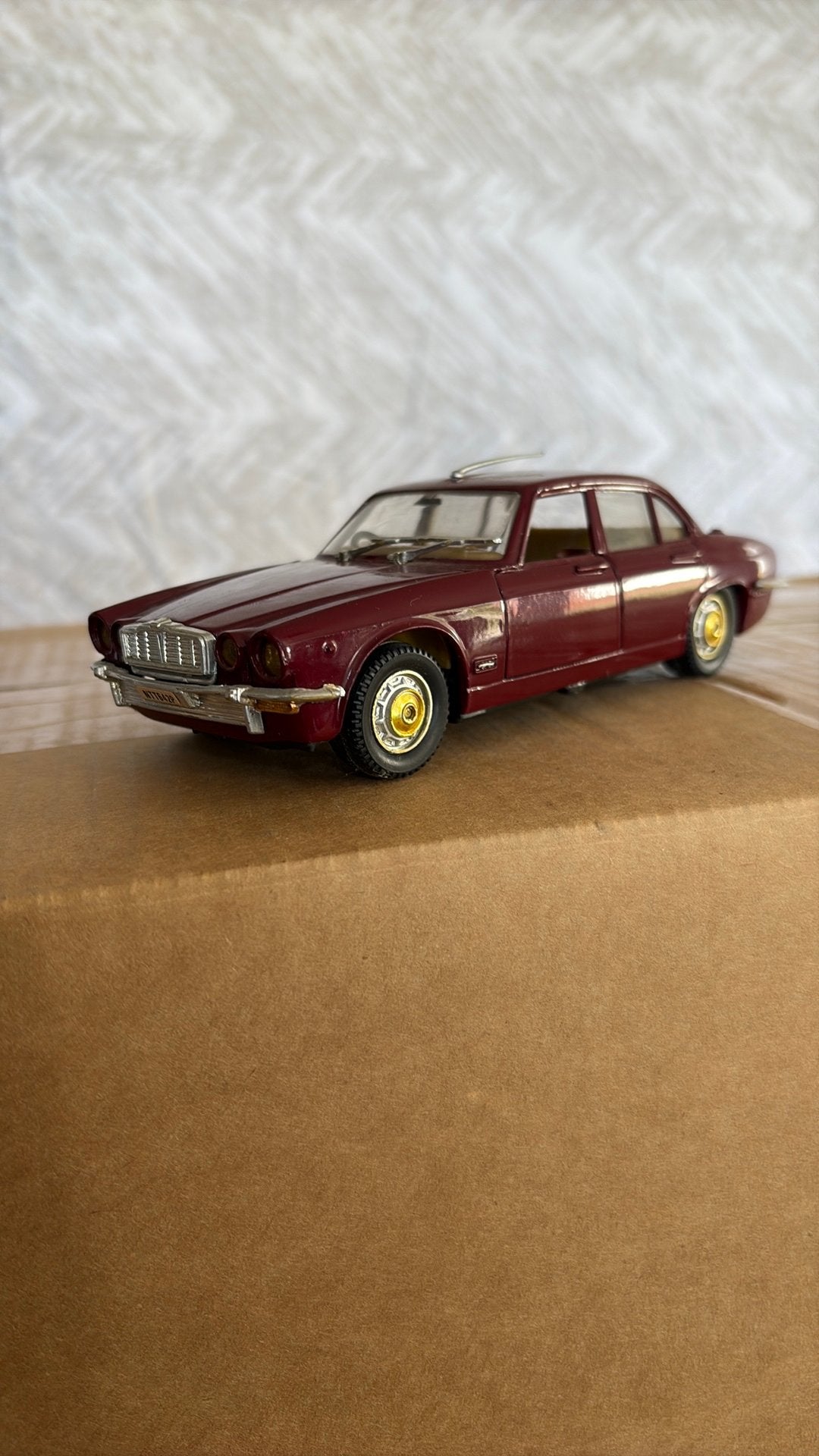 Modelauto Jaguar XJ6, Ophalen of Verzenden, Zo goed als nieuw, Auto
