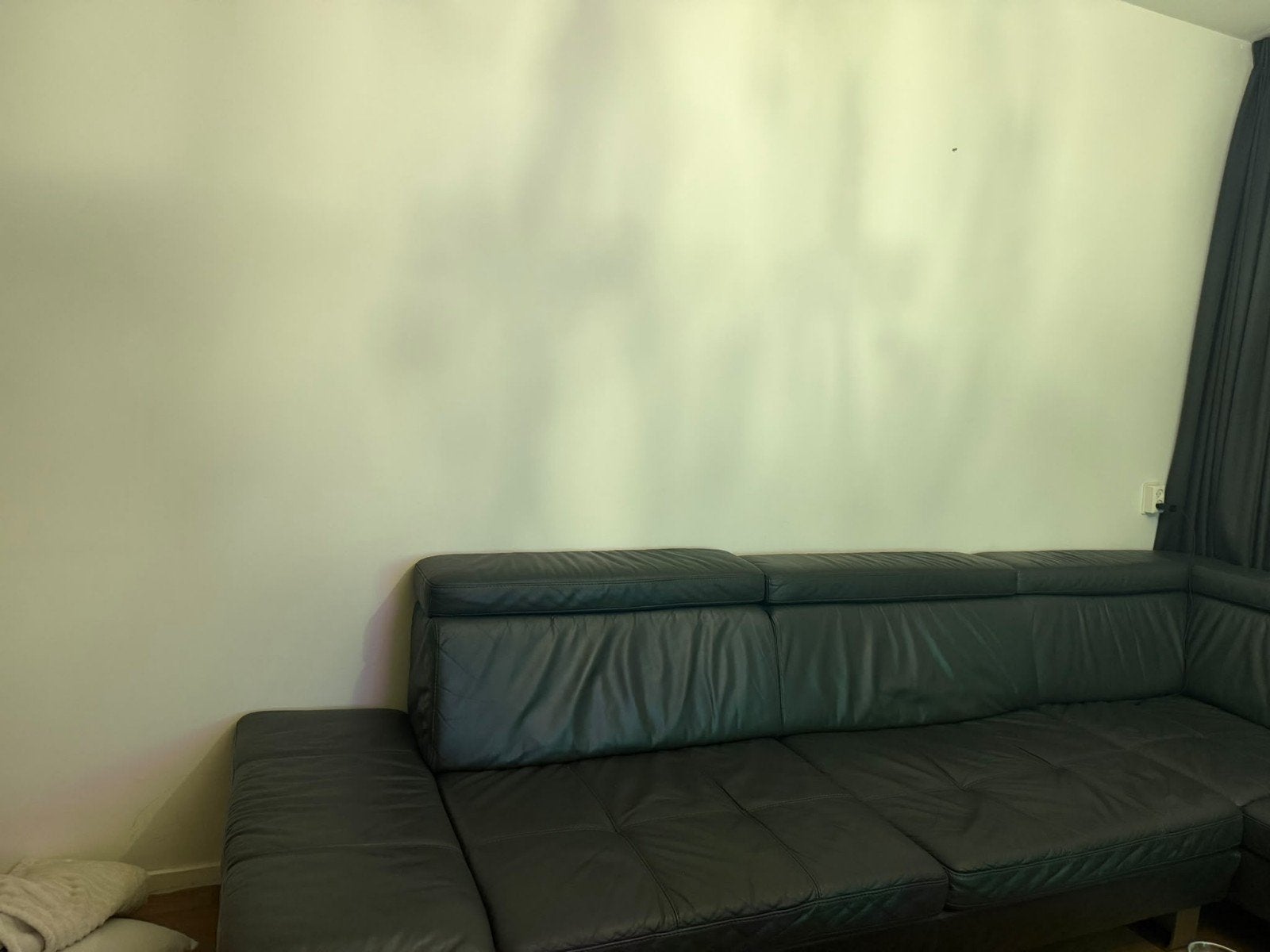 Leren Hoekbank grijs- Comfortabel en Stijlvol, Huis en Inrichting, Ophalen, 250 tot 300 cm, Gebruikt, 100 tot 125 cm