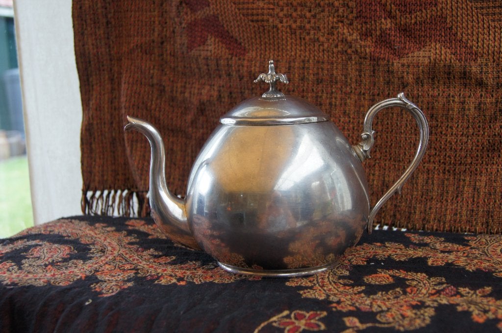 Theepot bolvormig verzilverd, Ophalen of Verzenden
