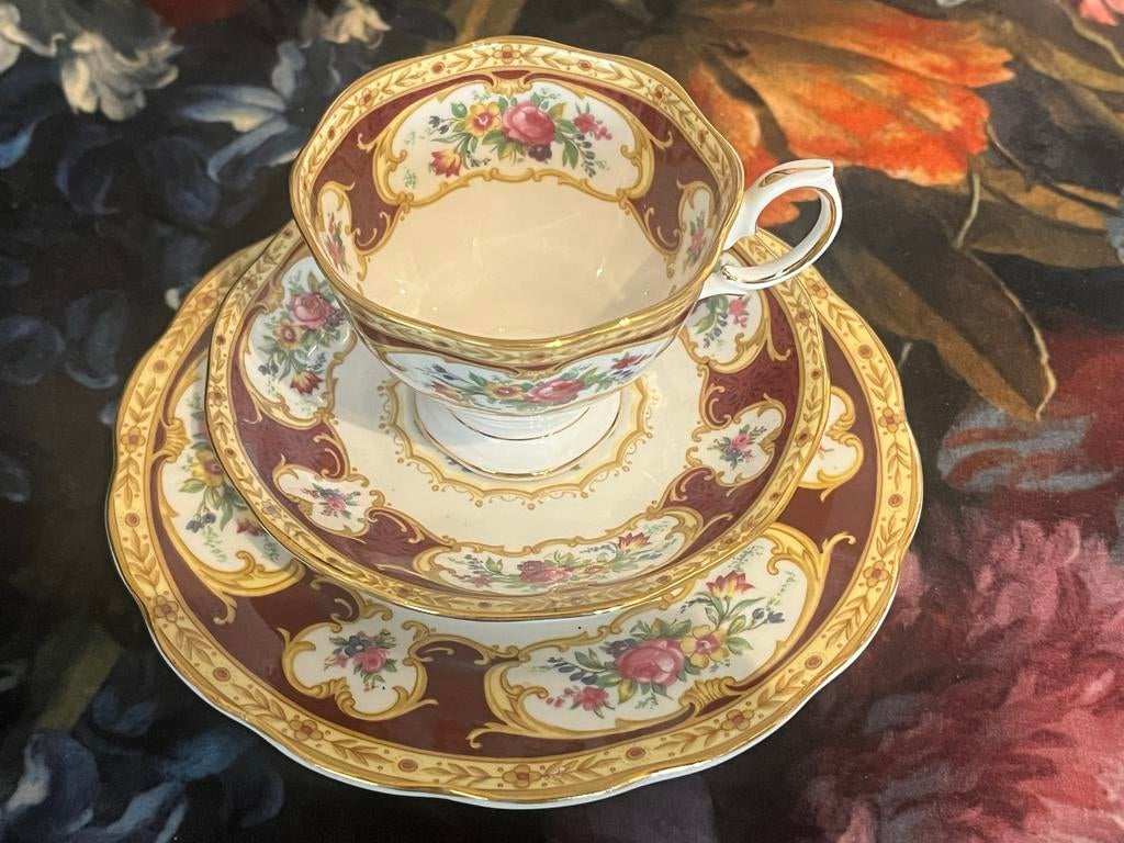 Vintage Royal Albert Lady Hamilton theetrio, Ophalen of Verzenden