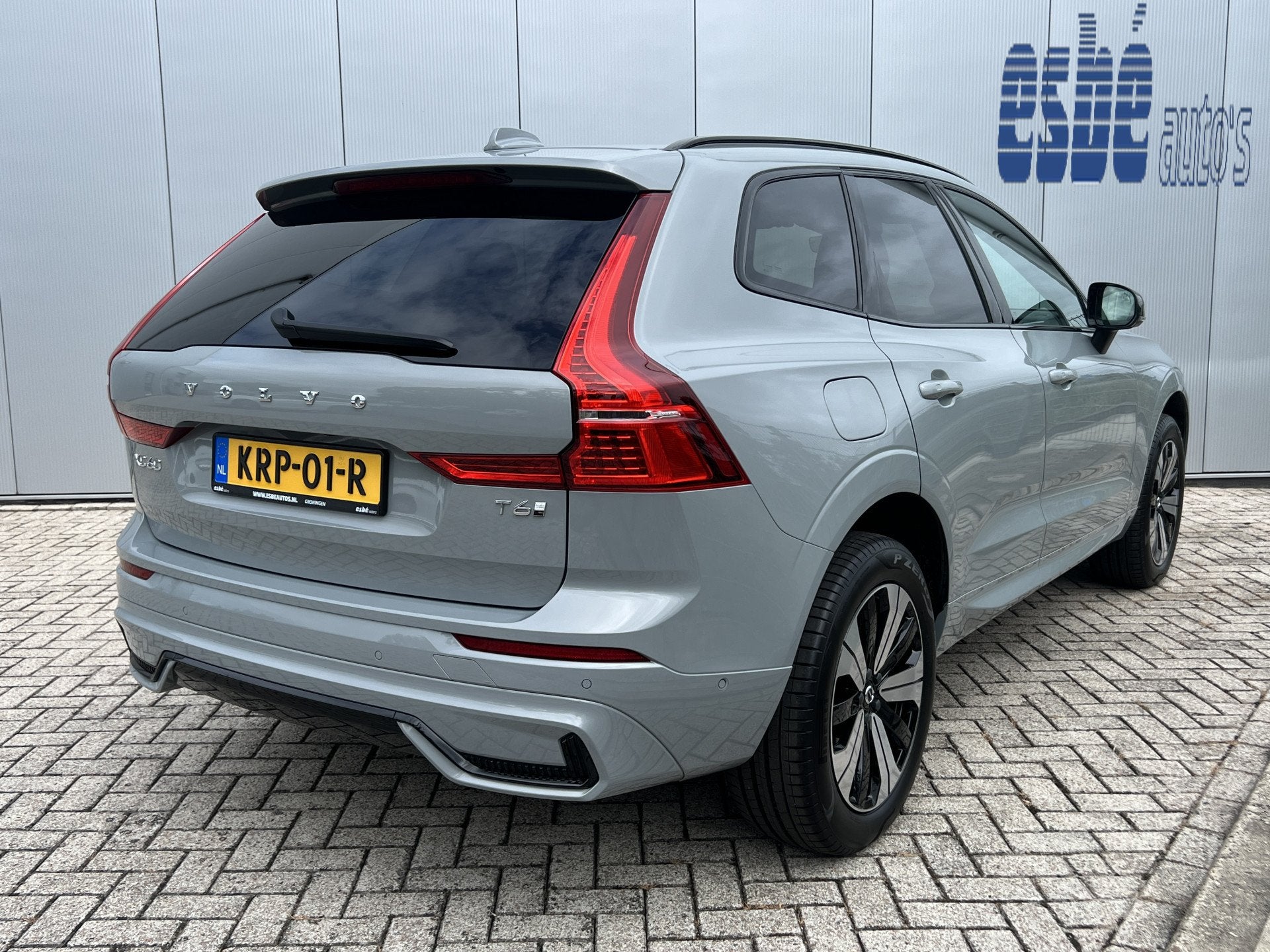 Volvo XC60 2.0 T6 350 Pk AWD Plus Dark Navigatie Panoramdak, Automaat, Adaptive Cruise Control, Gebruikt, Zwart