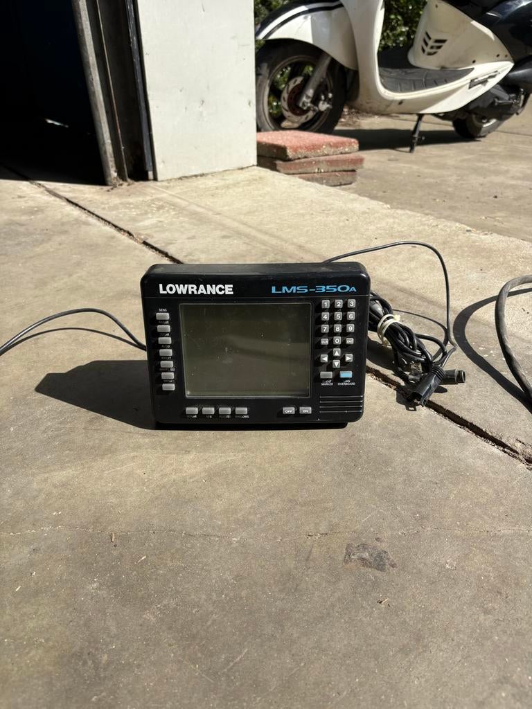 Lowrance LMS-350A Fishfinder, Watersport en Boten, Navigatiemiddelen en Scheepselektronica, Ophalen, Gebruikt, Kaartplotter of Fish Finder