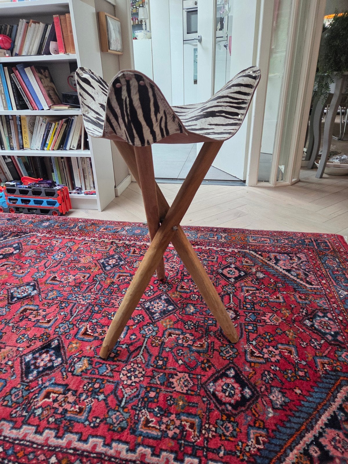 Zebraprint krukje/stoel - uniek design, Huis en Inrichting, Stoelen, Ophalen, Zwart, Modern, Eclectisch, Safari, Zo goed als nieuw