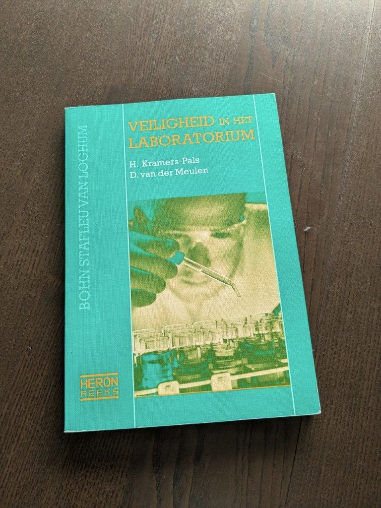 Veiligheid in het laboratorium, Scheikunde, Ophalen of Verzenden, Zo goed als nieuw, Henny Kramers-Pals