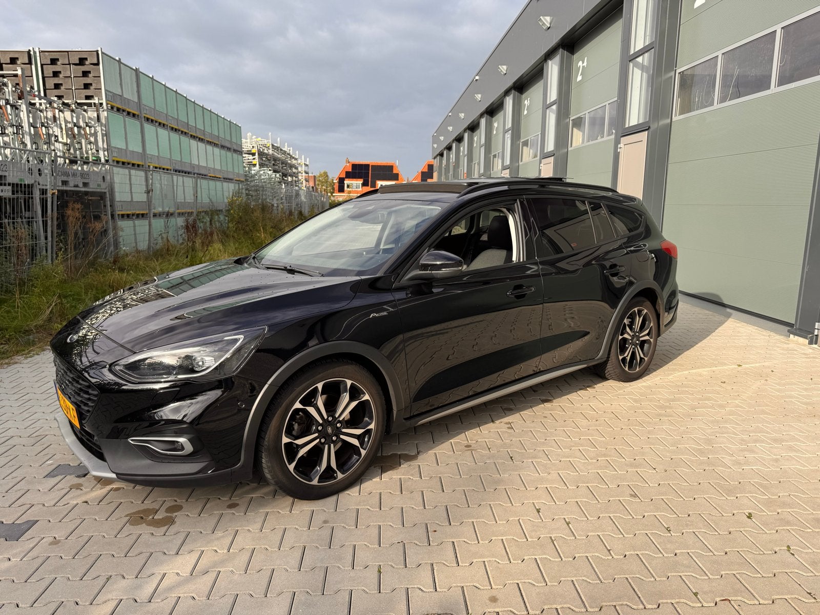 Ford Focus Wagon 1.5 EcoBoost Active Zwart Panodak ACC, BLIS, Auto's, Stof, 181 pk, Parkeerassistent, Zwart