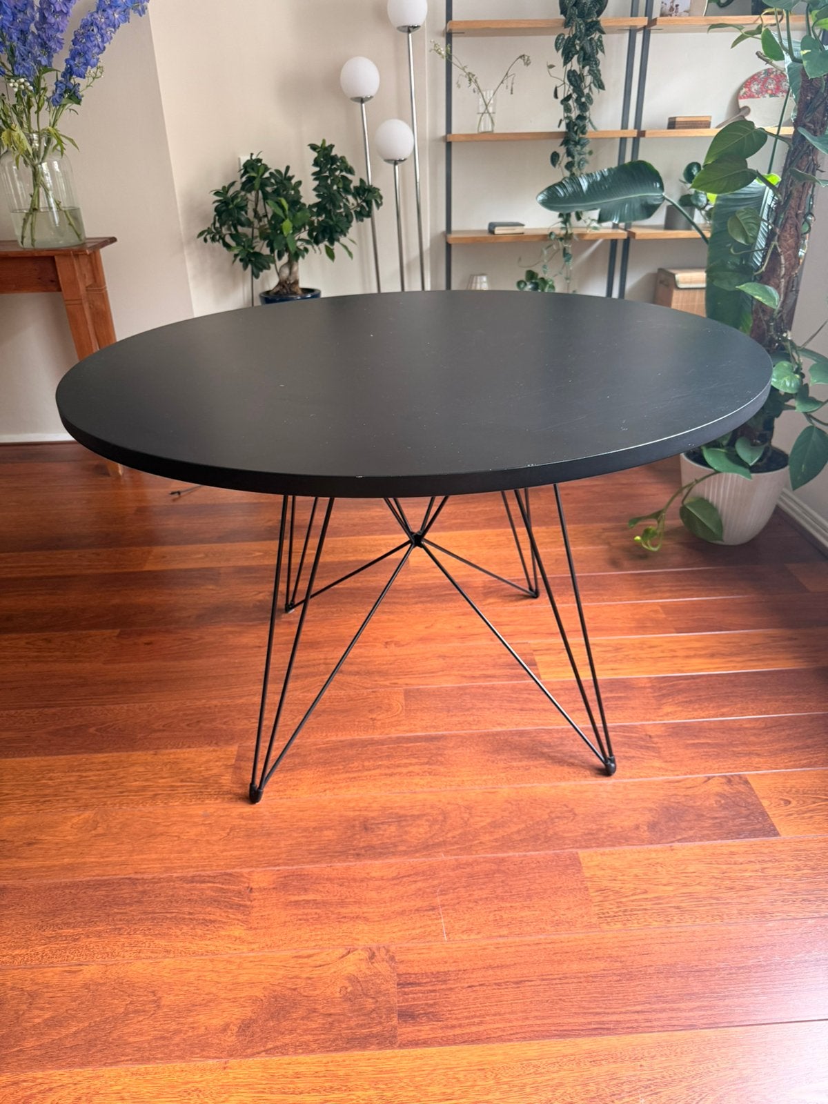 Zwarte ronde eettafel, Huis en Inrichting, Tafels | Eettafels, Ophalen, 100 tot 150 cm, 50 tot 100 cm, Zo goed als nieuw
