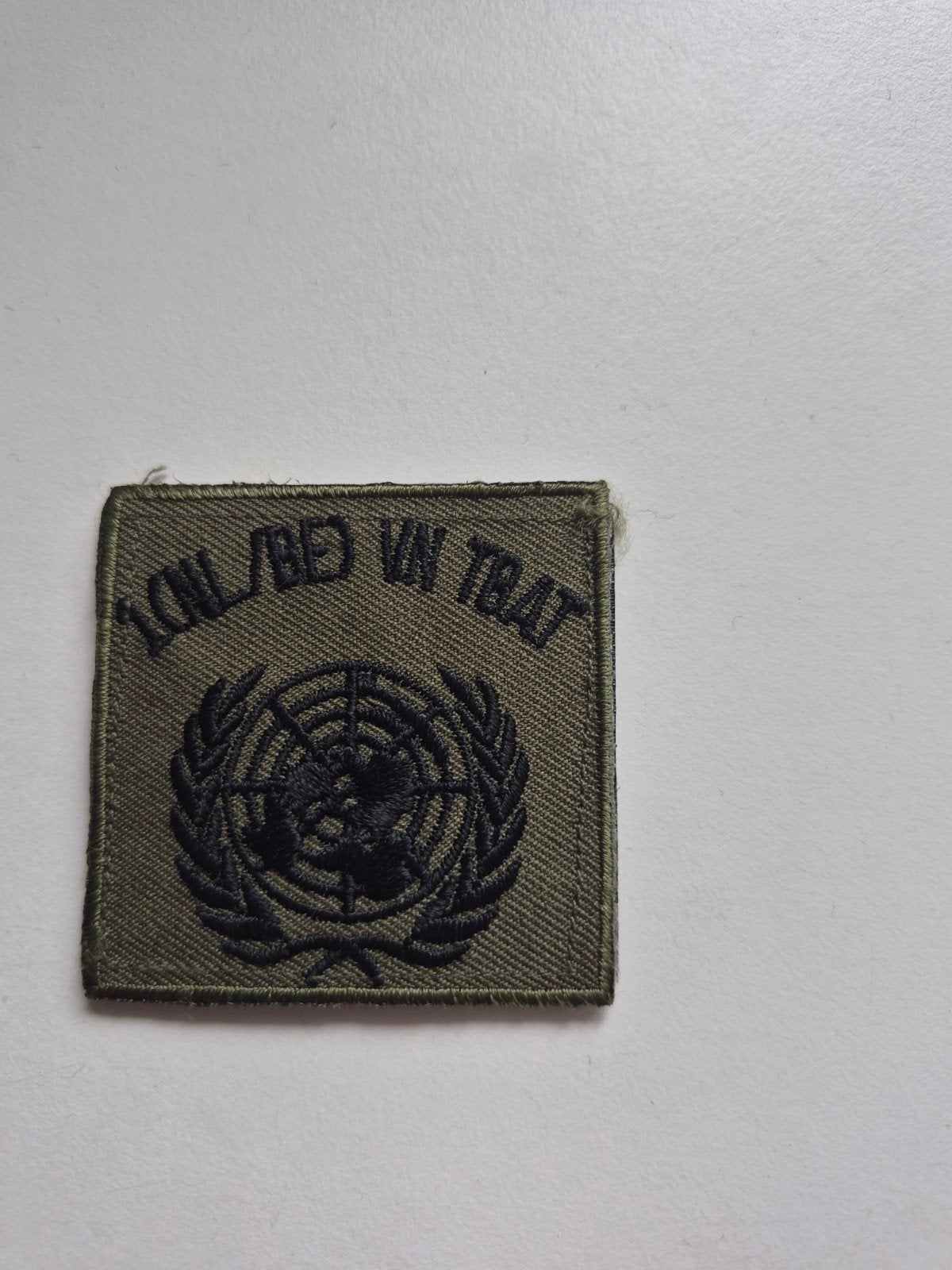 Borstembleem klittenband unprofor Tbat, Verzamelen, Ophalen of Verzenden, Landmacht, Nederland, Embleem of Badge