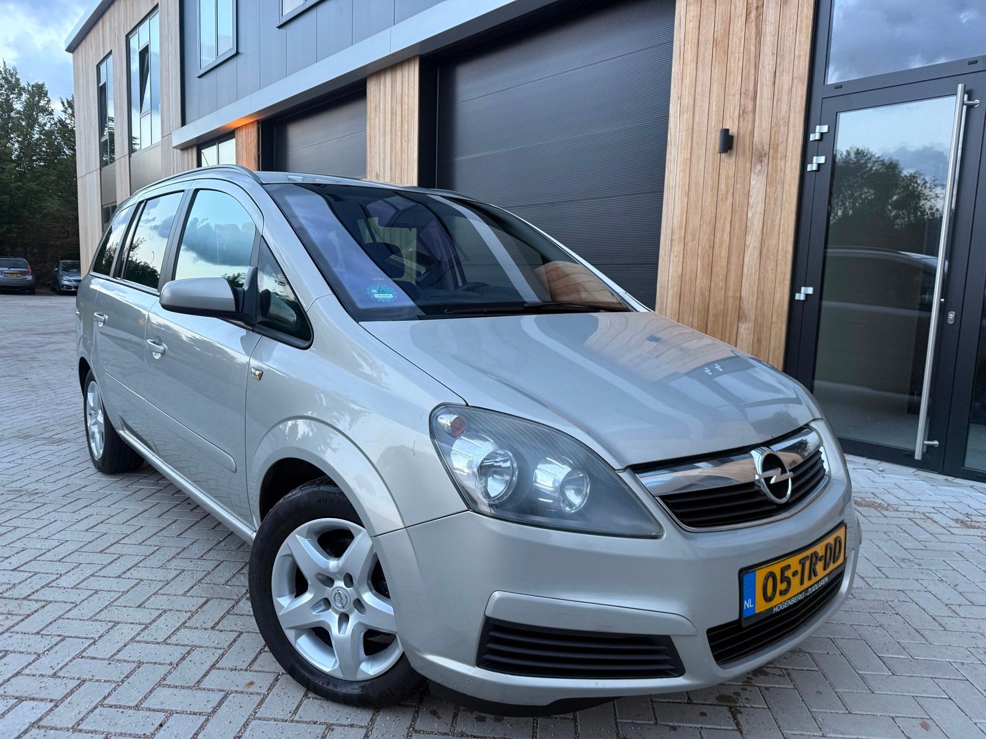 Opel Zafira 1.6 Enjoy 77KW (bj 12-2006) 7-PERSOONS|CLIMA|NIE, Auto's, Voorwielaandrijving, Stof, Gebruikt, Zwart