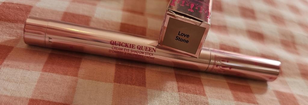 Too Faced Quickie Queen Cream Eyeshadow Stick - Love Stone, Ophalen of Verzenden, Zo goed als nieuw, Ogen, Make-up