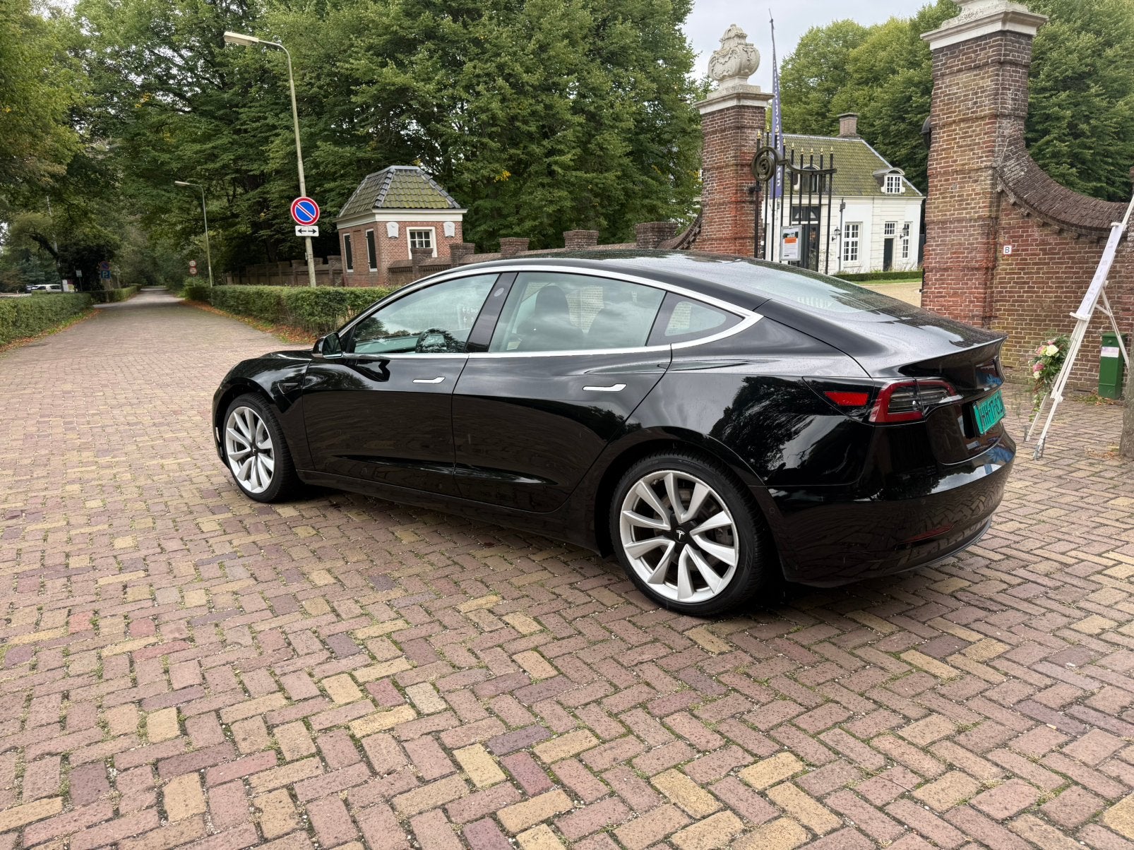 Tesla Model 3 2019 Zwart btw auto.
