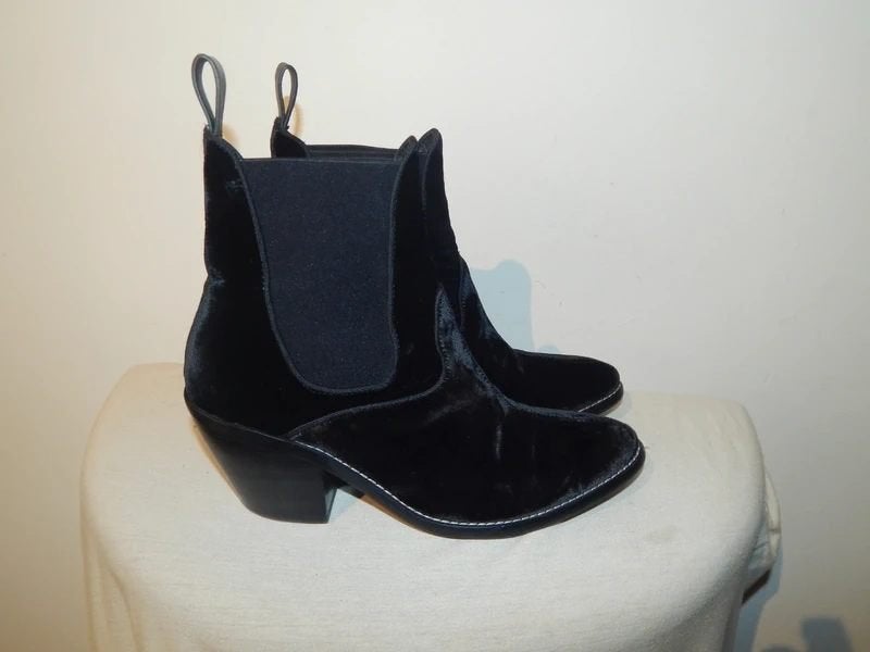Lola Cruz velvet laarzen zwart elastische zijkant Als Nieuw, Kleding | Dames, Schoenen, Lola Cruz, Verzenden, Zwart, Lage of Enkellaarzen