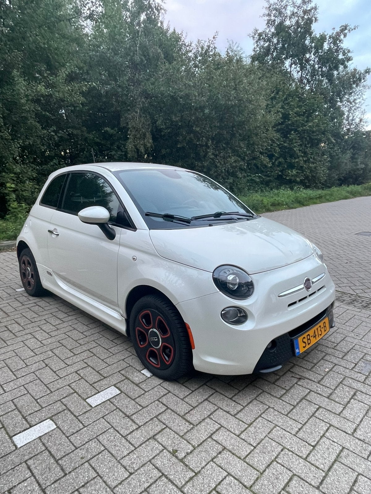 Fiat 500E, 2014 leer, stoelverw, cruisecontrol, carplay, 4 stoelen, Wit, Elektrisch, Particulier