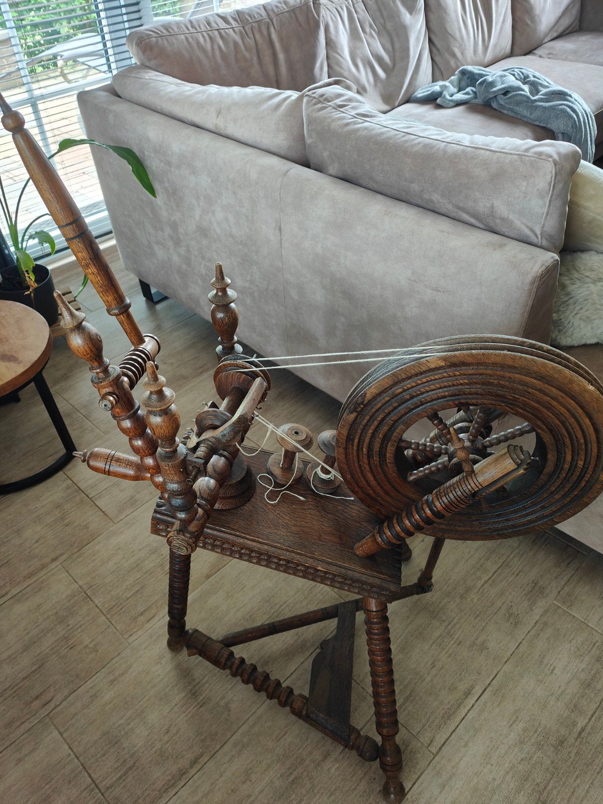 Eiken Spinnenwiel, Ophalen, Spinwol