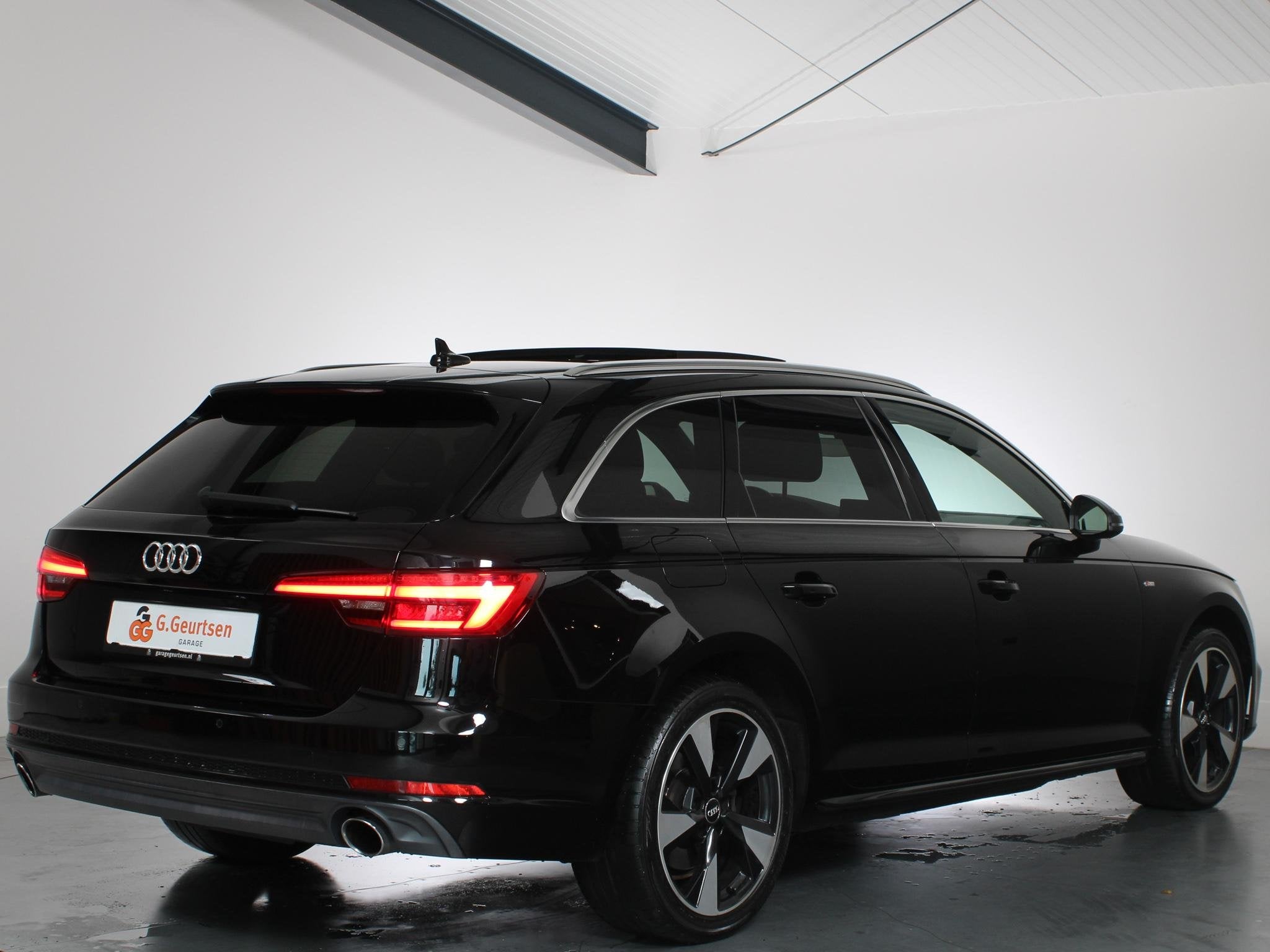Audi A4 Avant 2.0 TFSI ultra Sport S-Line Panoramadak, Trekh, Auto's, Stof, 1984 cc, 1435 kg, A4