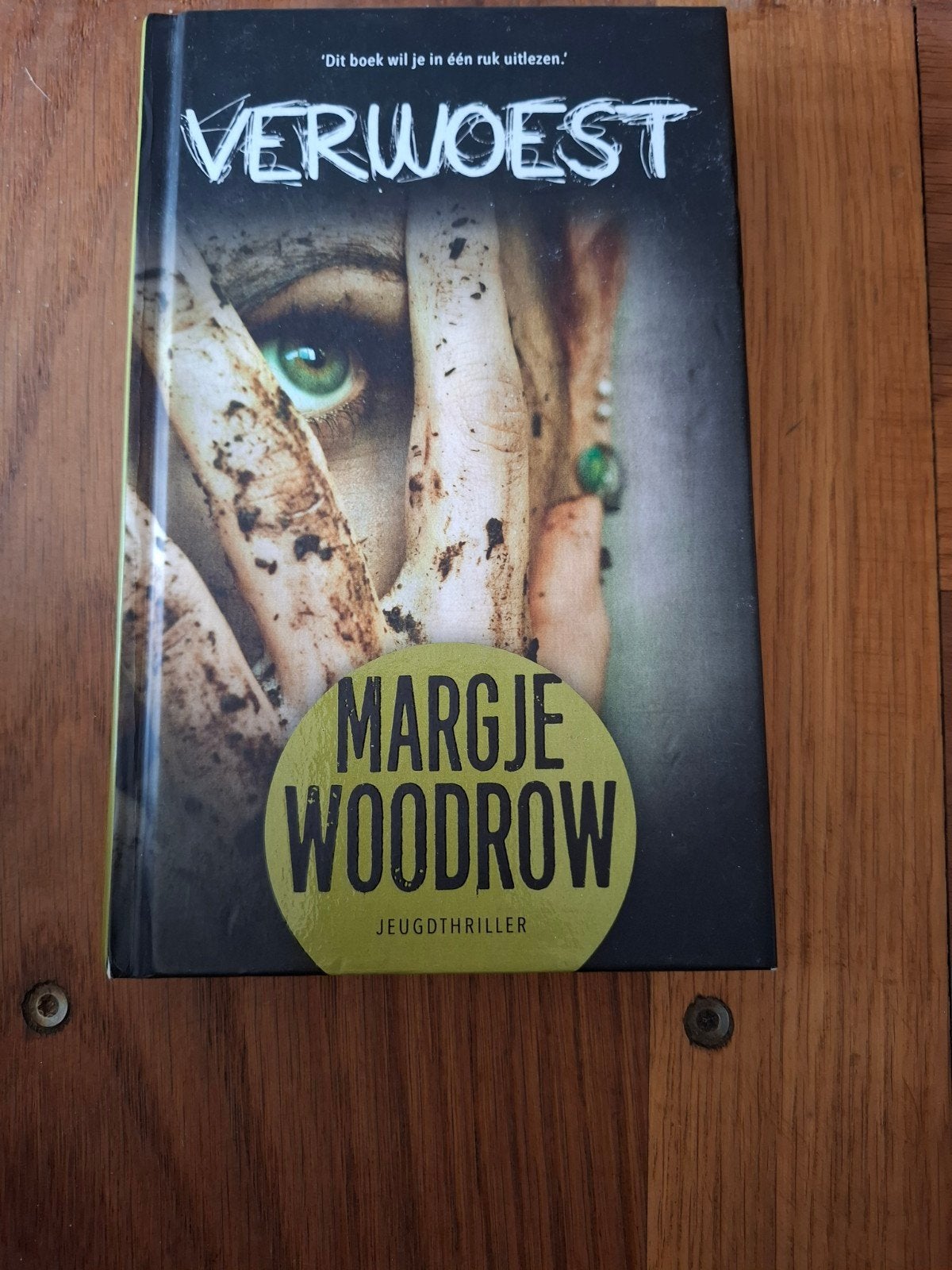 Verwoest - Margje Woodrow (Jeugdthriller), Ophalen, Zo goed als nieuw, Margje Woodrow