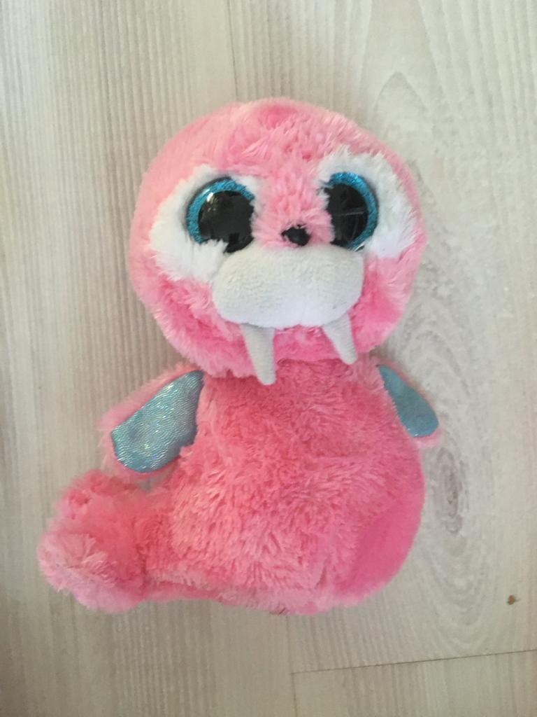 Roze walrus knuffel met grote ogen, Kinderen en Baby's, Speelgoed | Knuffels en Pluche, Ophalen of Verzenden, Zo goed als nieuw