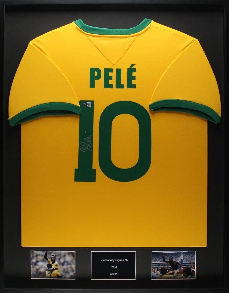 Pele Brazilië 1970 gesigneerd ingelijst thuis Shirt, Verzamelen, Sportartikelen en Voetbal, Buitenlandse clubs, Soccersignings.nl