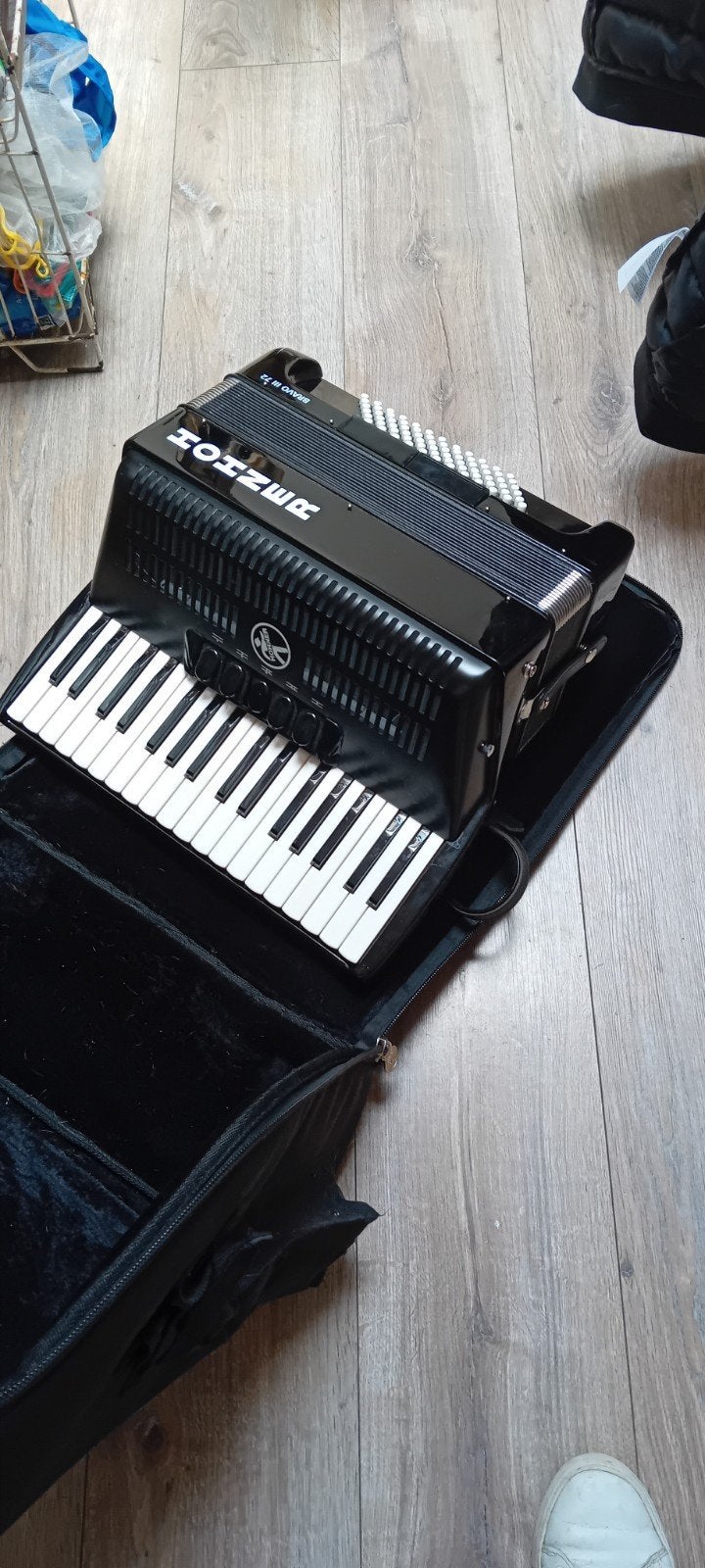 Hohner Bravo III 72 Toetsaccordeon met koffer, Ophalen of Verzenden