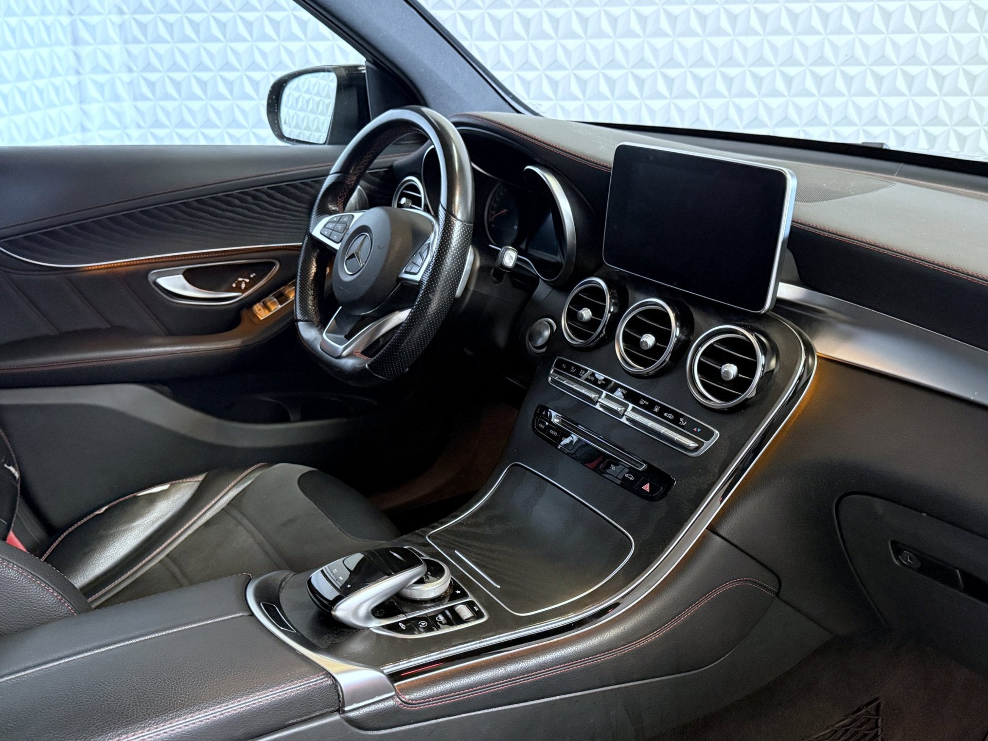 Mercedes-Benz GLC-klasse AMG 43 4MATIC / Dealer onderhouden!, Auto's, Automaat, Gebruikt, 367 pk, 2996 cc