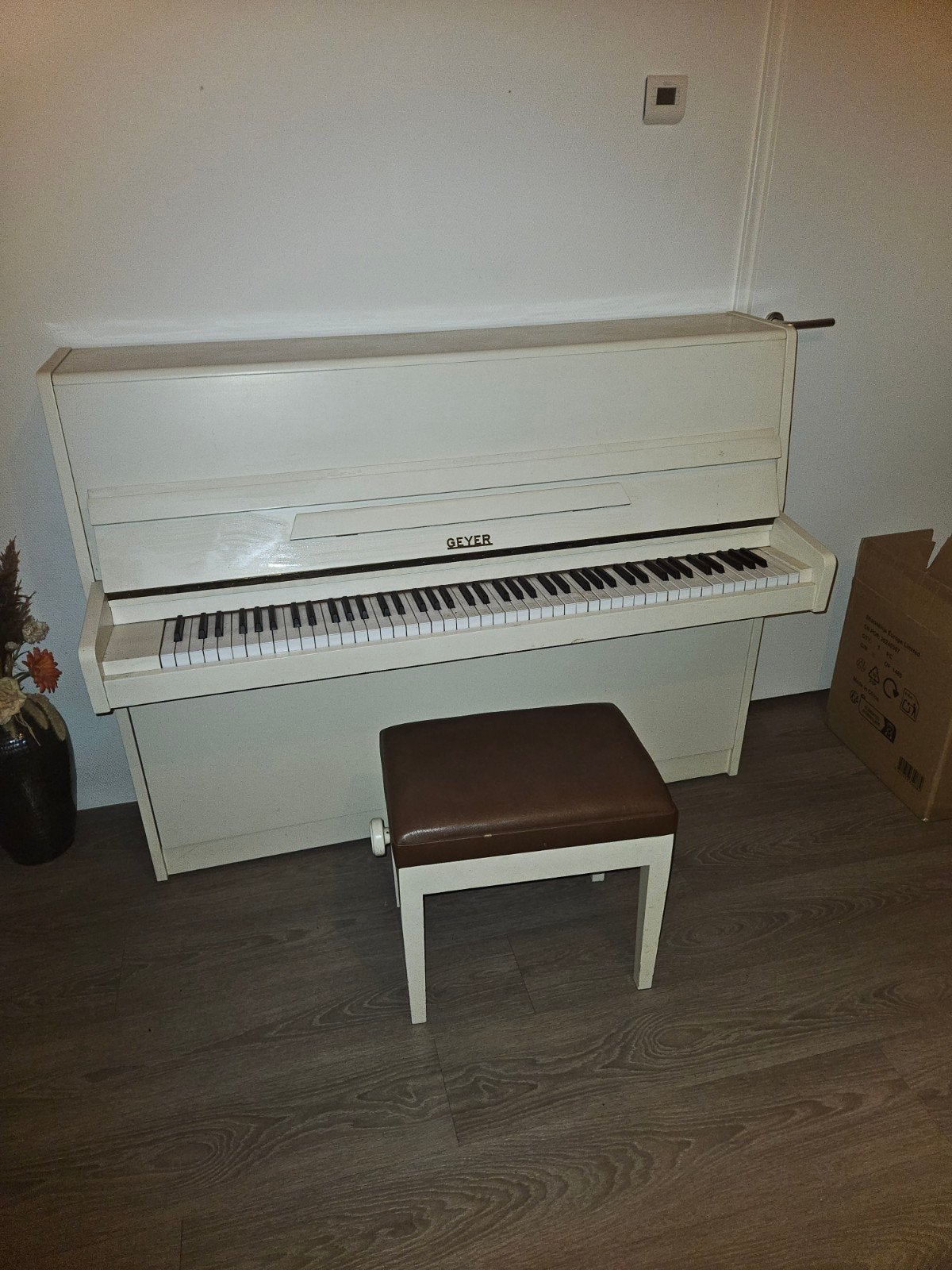 Geyer Piano - Wit met bijpassend bankje, Ophalen, Gebruikt, Wit, Piano
