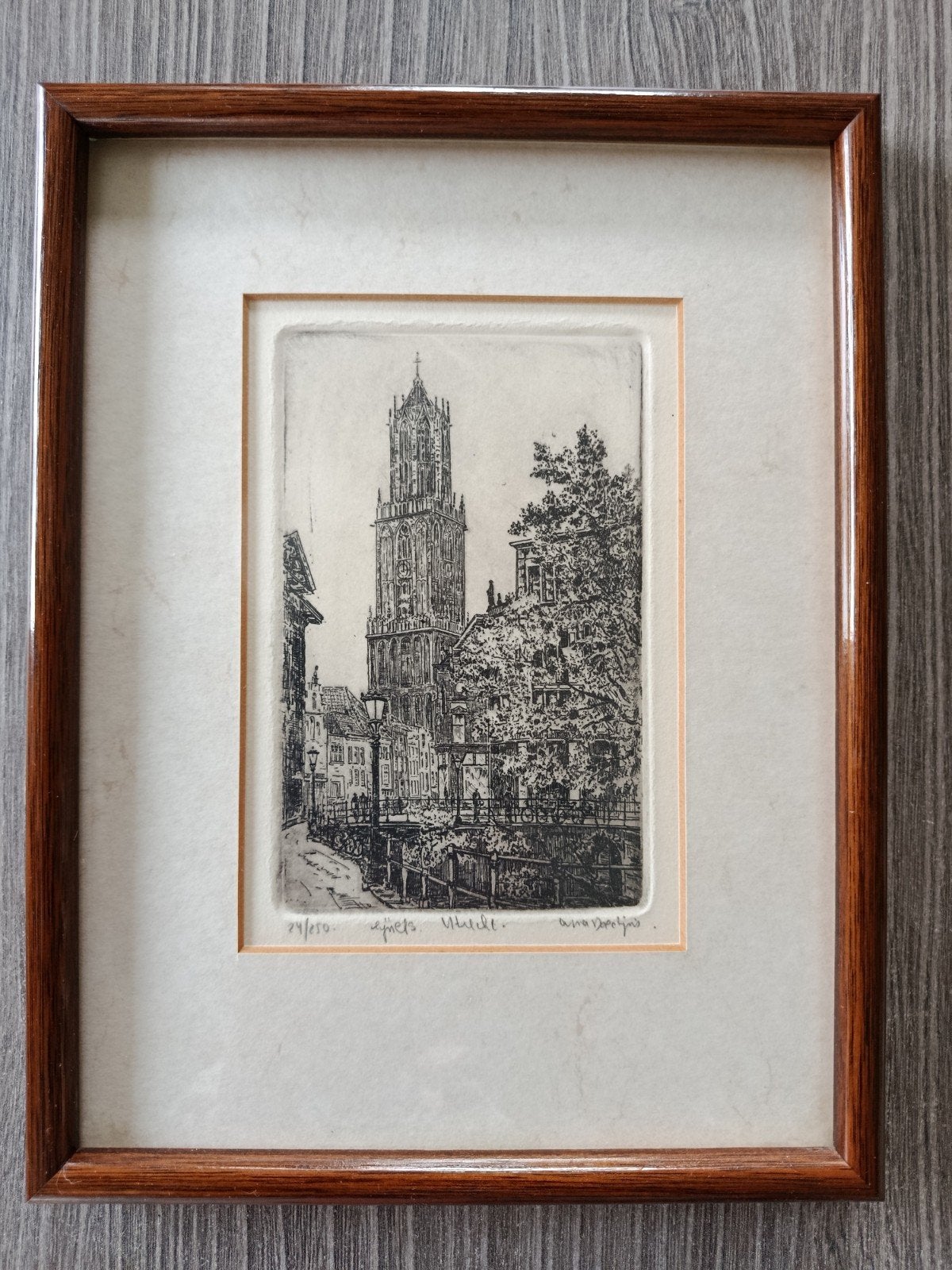 Ets Domtoren Utrecht, gesigneerd en genummerd, Stadsgezicht, Ingelijst, Ophalen of Verzenden, 1950 - 1999