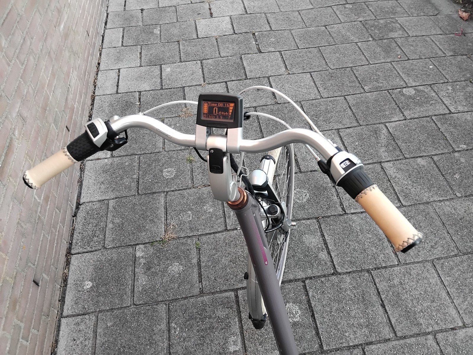Foto 6 van Batavus Monaco E-go 7 Elektrische dames fiets